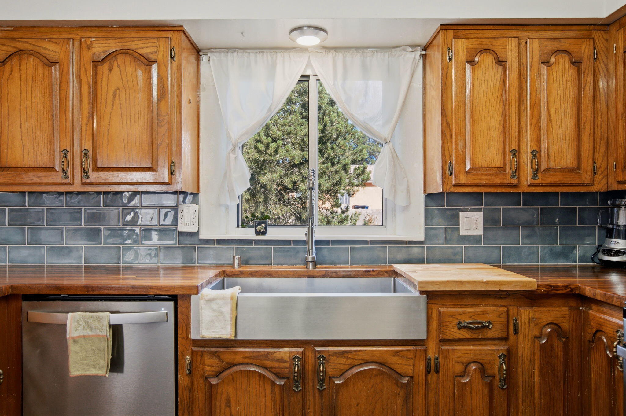 Photo 11 — 2812 Cardenas Drive NE
