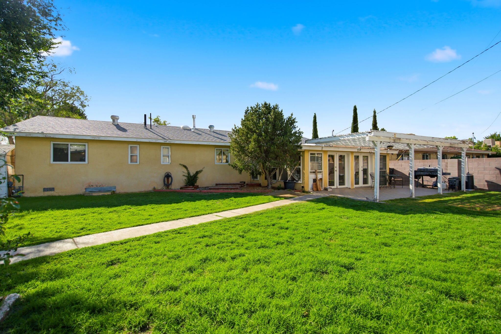 Photo 4 — 2812 Cardenas Drive NE