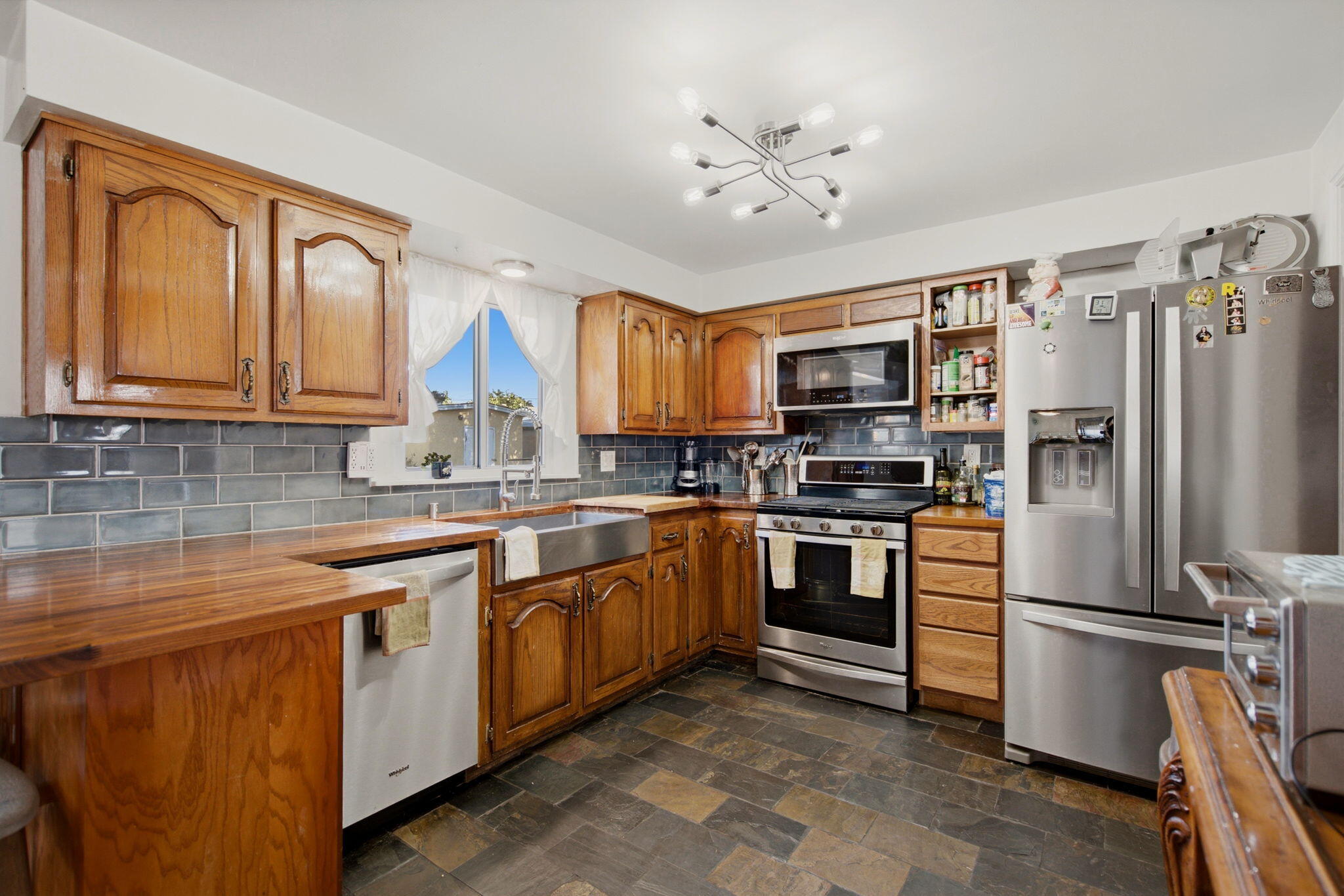 Photo 5 — 2812 Cardenas Drive NE