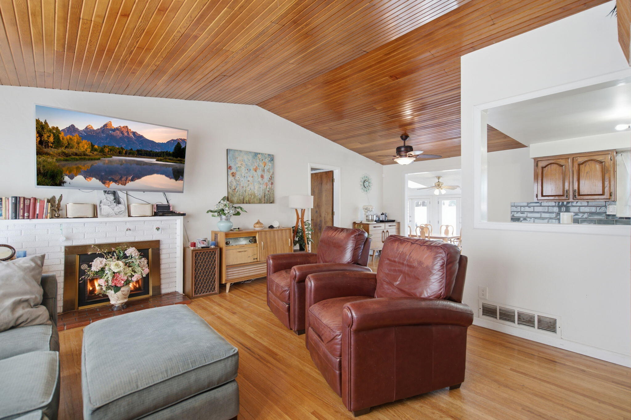 Photo 9 — 2812 Cardenas Drive NE