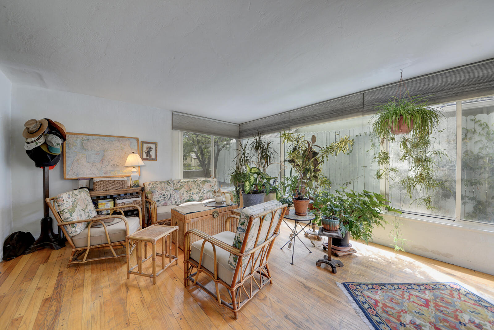 Photo 17 — 329 Montclaire Drive NE