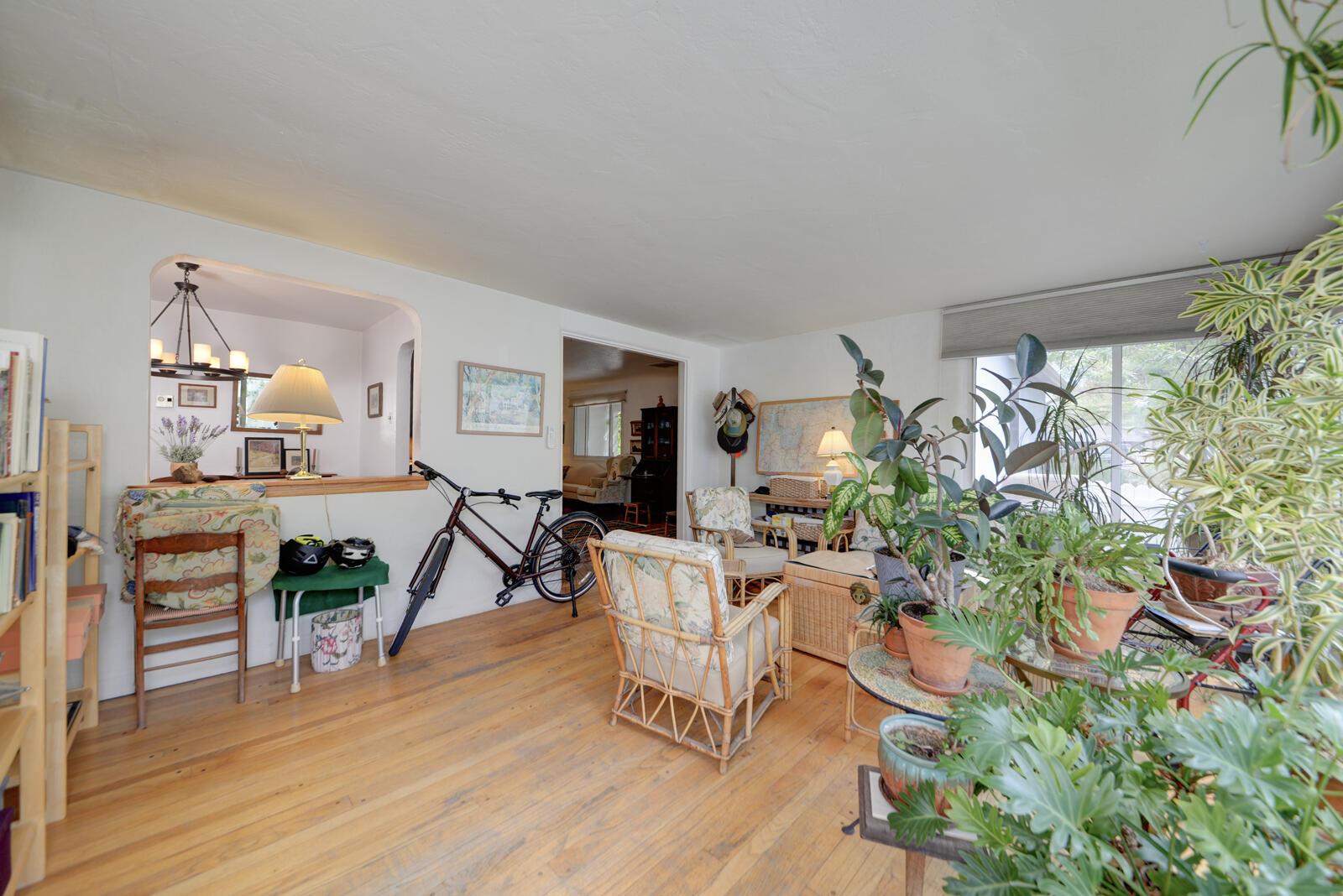 Photo 16 — 329 Montclaire Drive NE