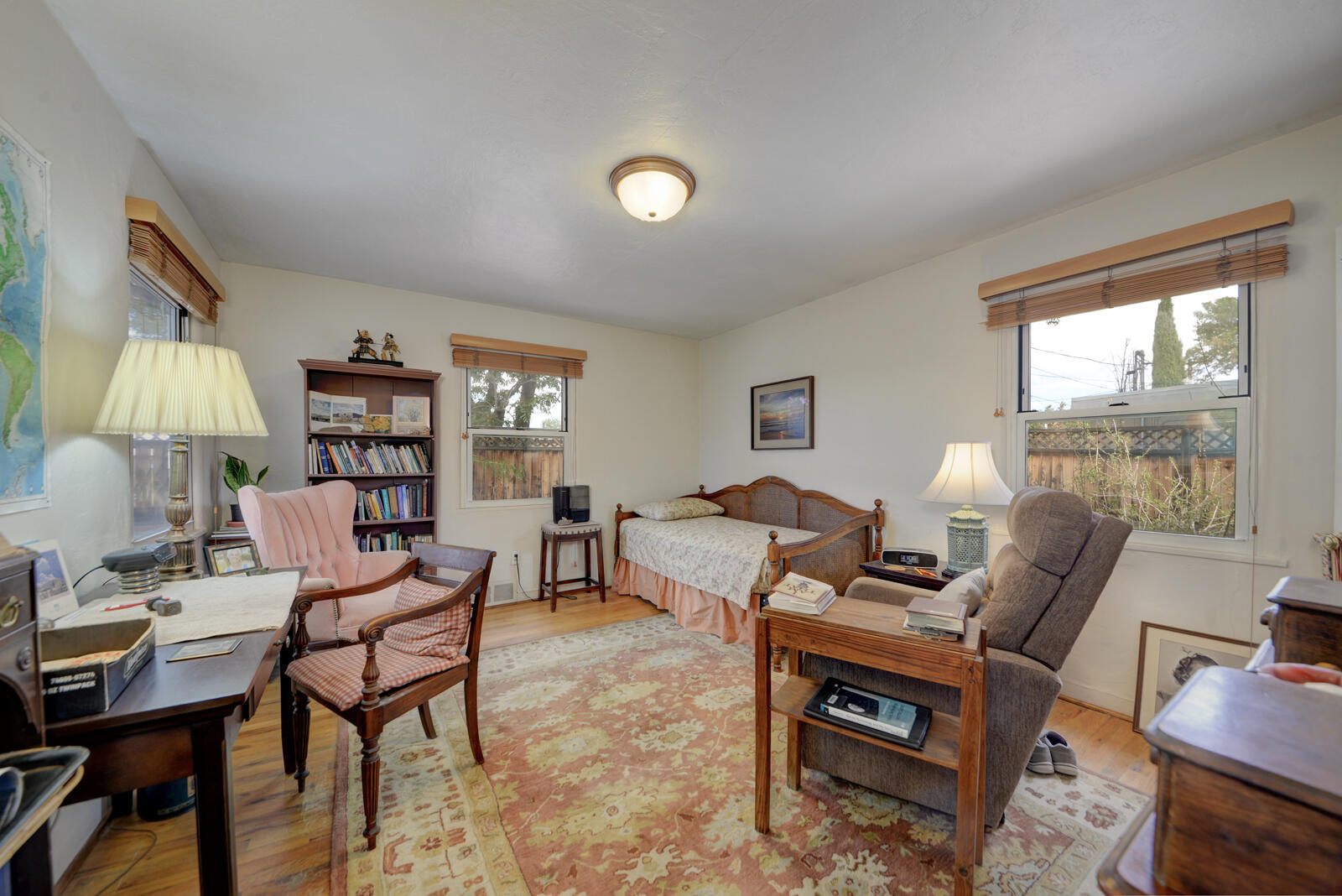 Photo 14 — 329 Montclaire Drive NE