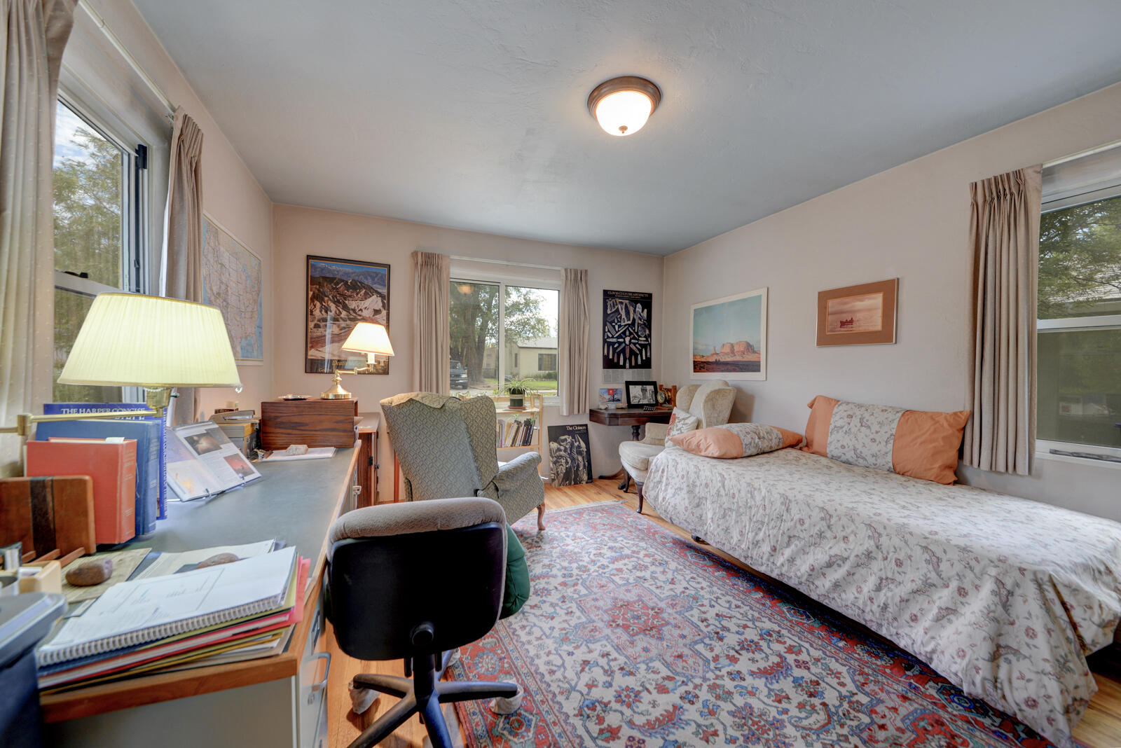Photo 11 — 329 Montclaire Drive NE
