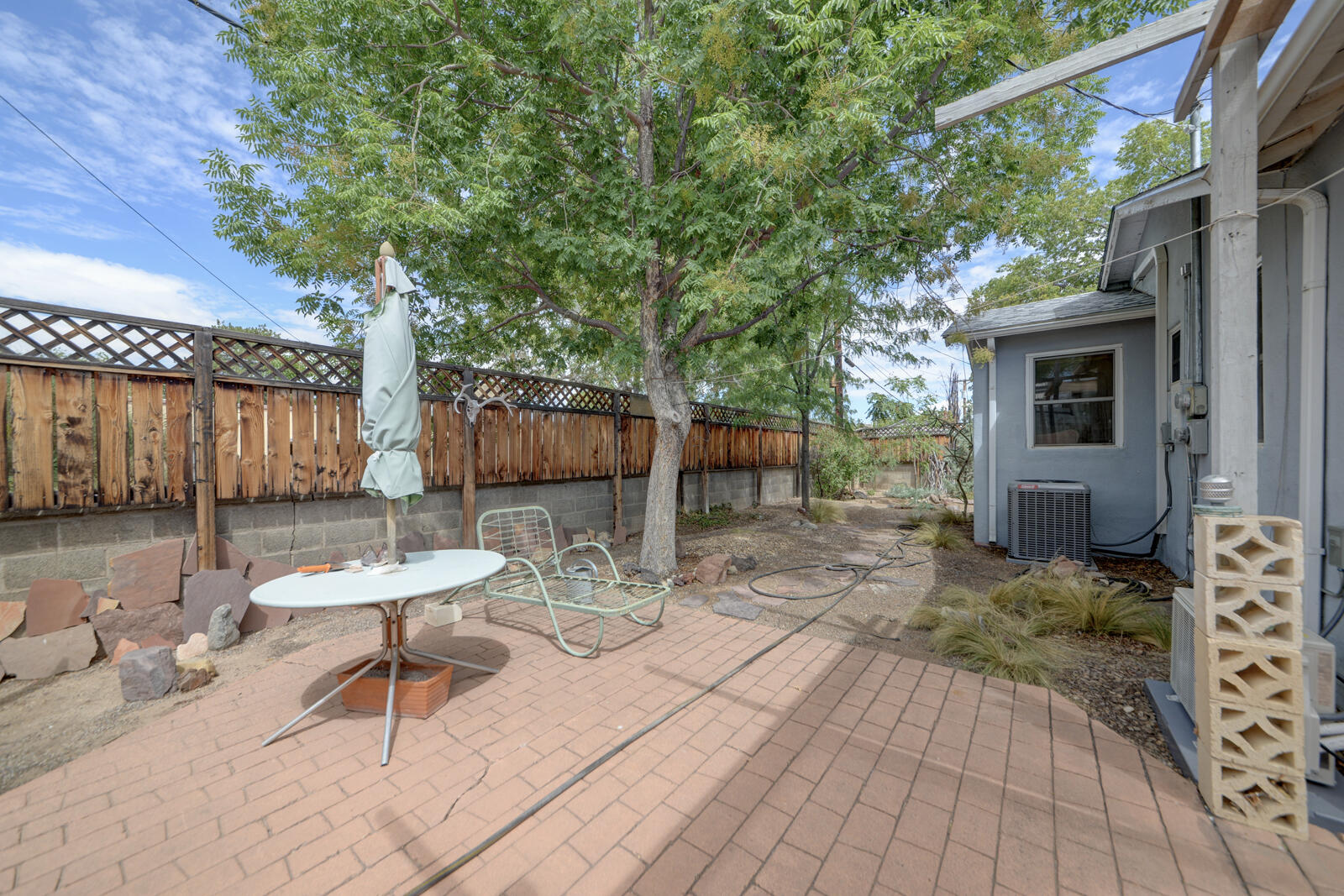 Photo 7 — 329 Montclaire Drive NE