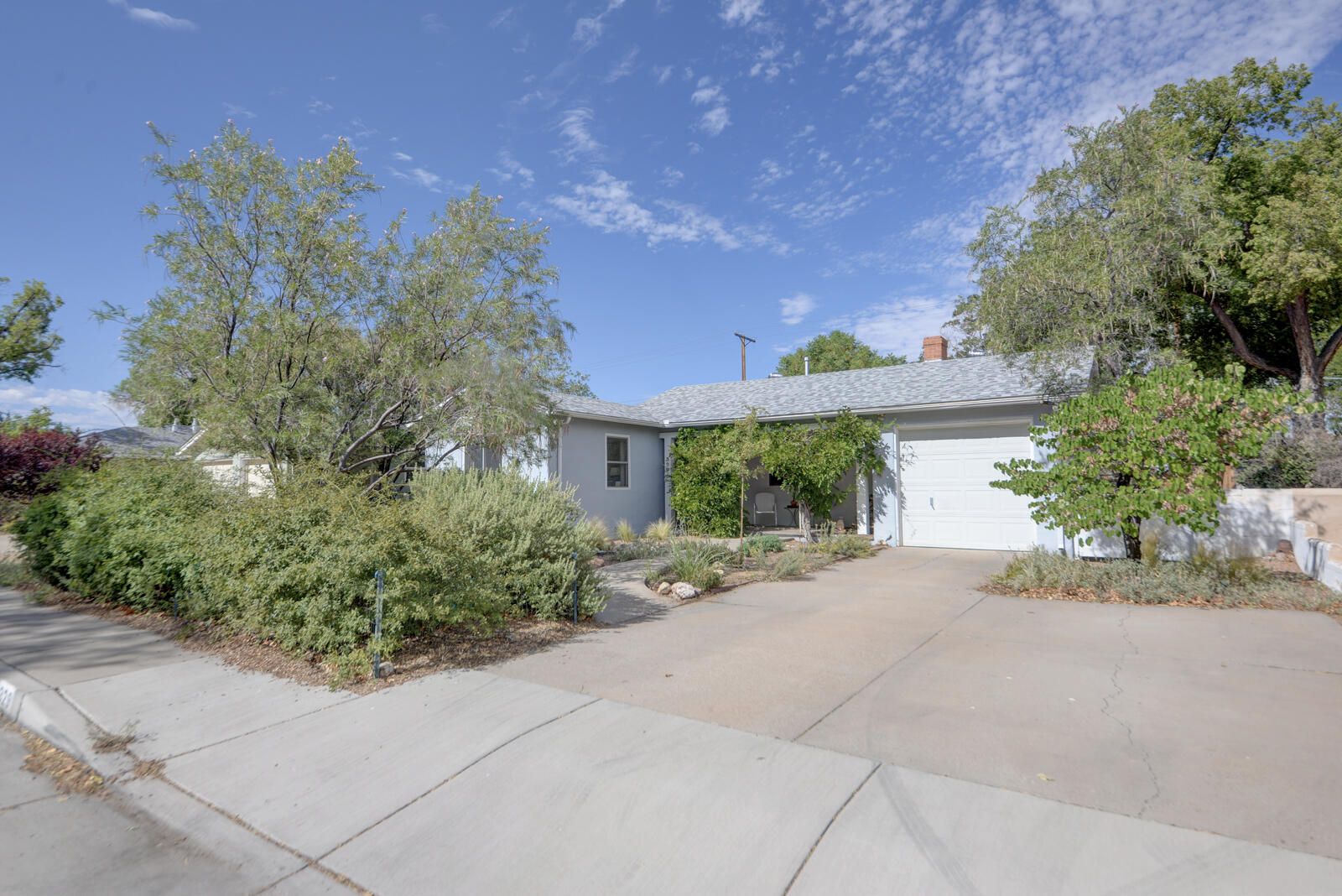 Photo 2 — 329 Montclaire Drive NE