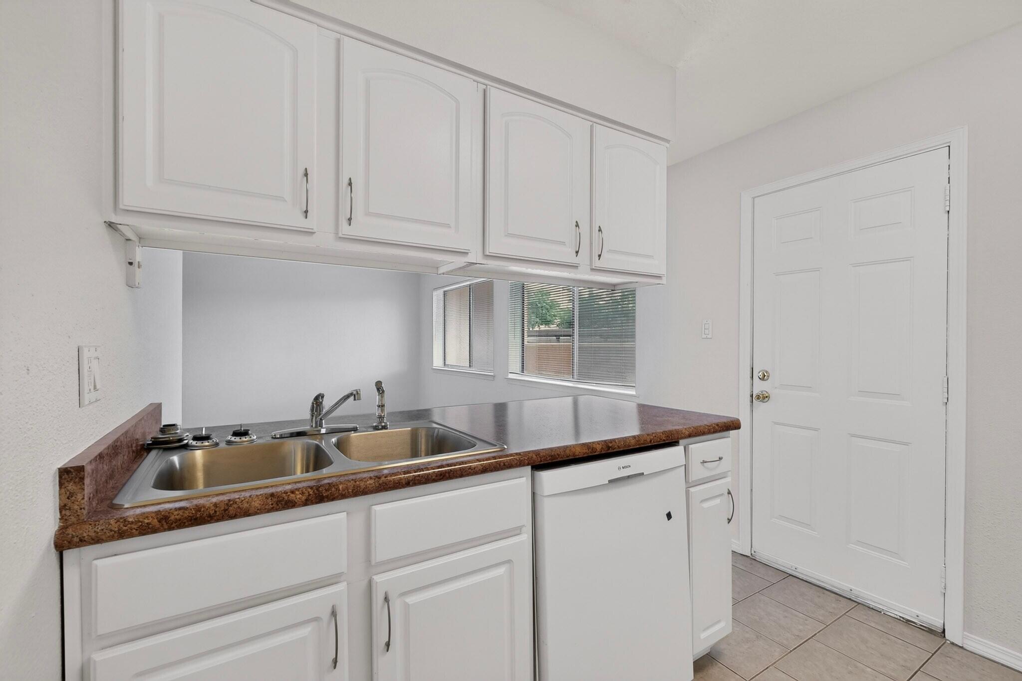 Photo 12 — 4200 Montgomery Boulevard NE 124