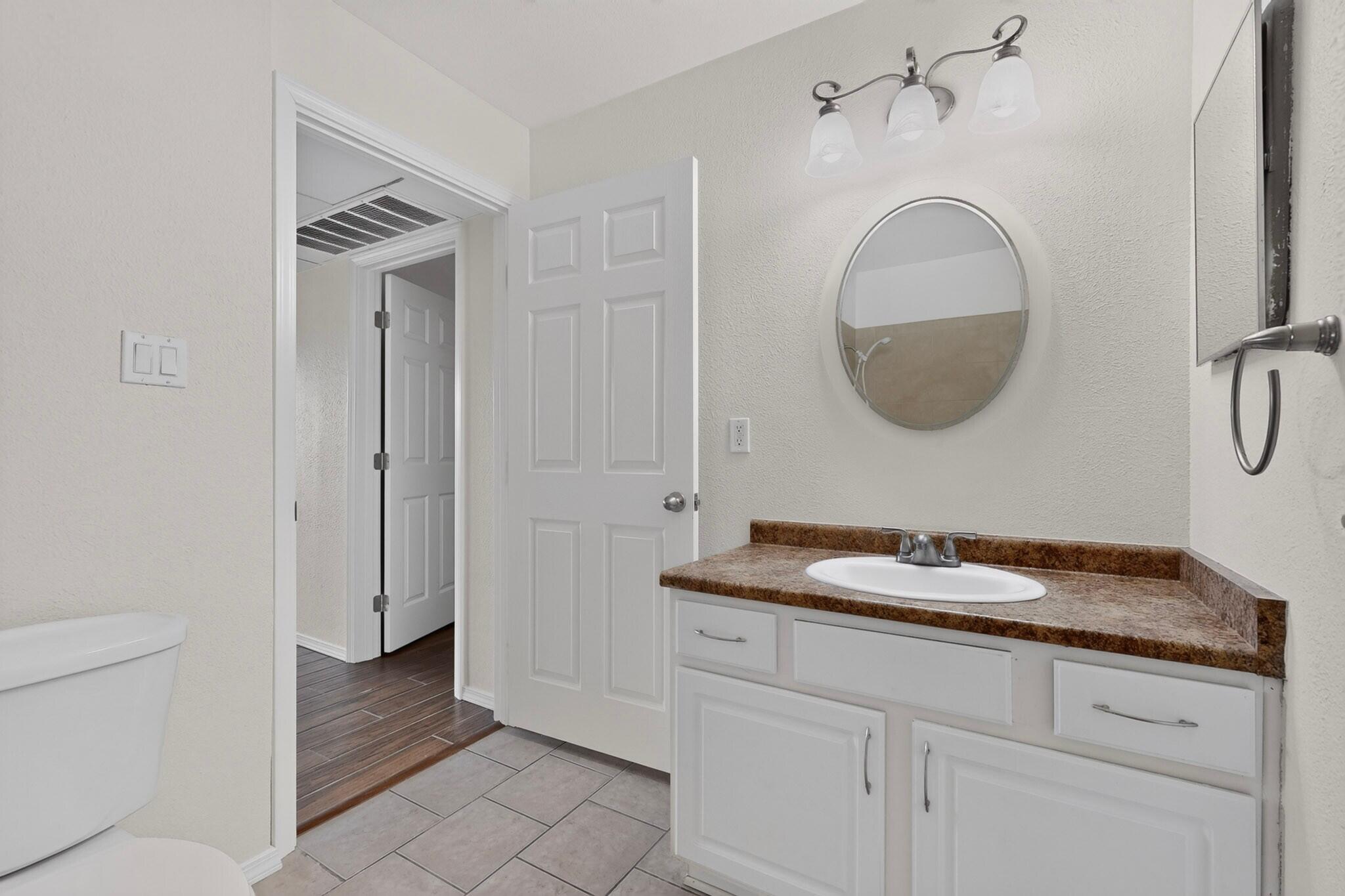 Photo 6 — 4200 Montgomery Boulevard NE 124