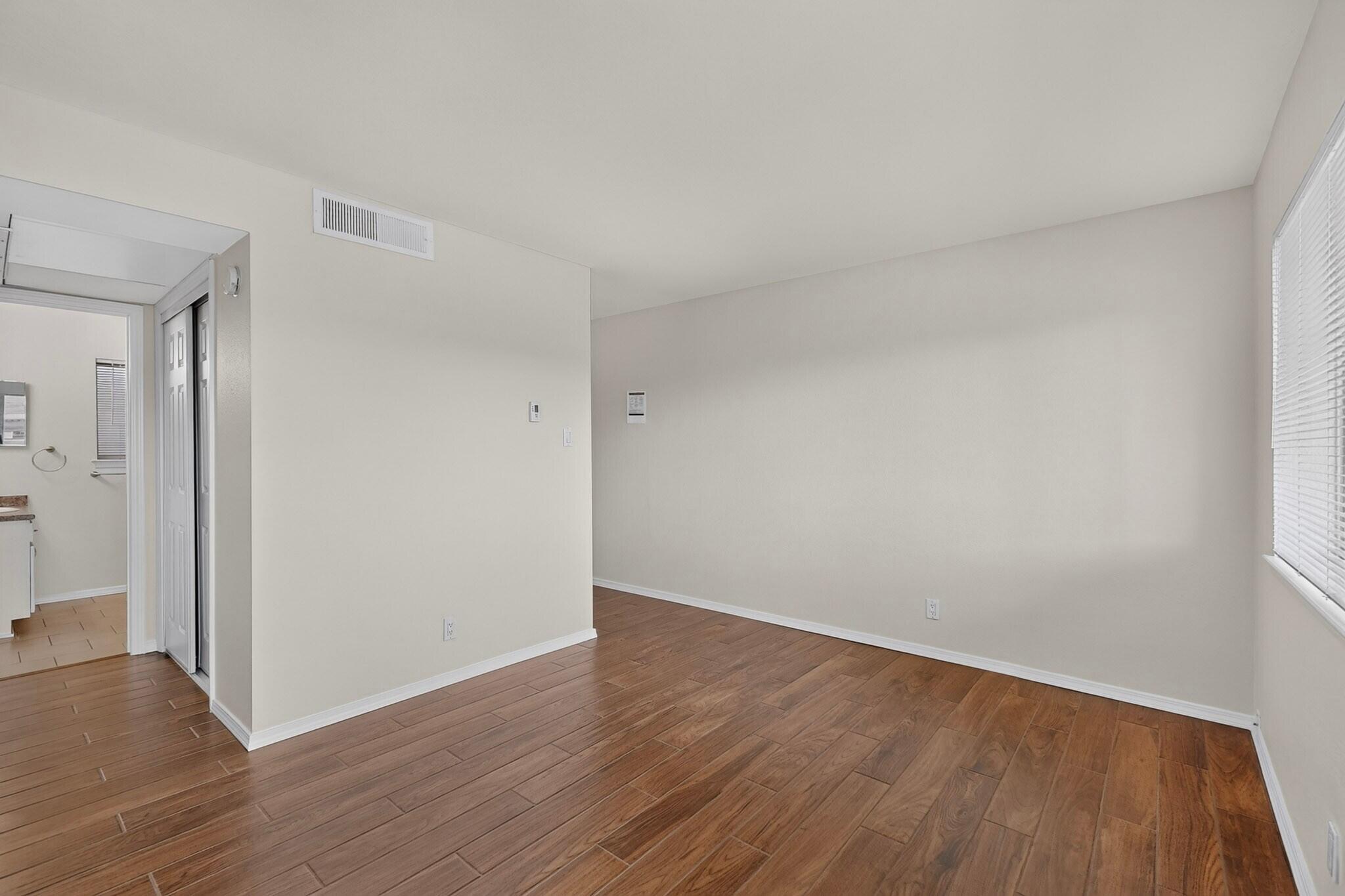Photo 19 — 4200 Montgomery Boulevard NE 124