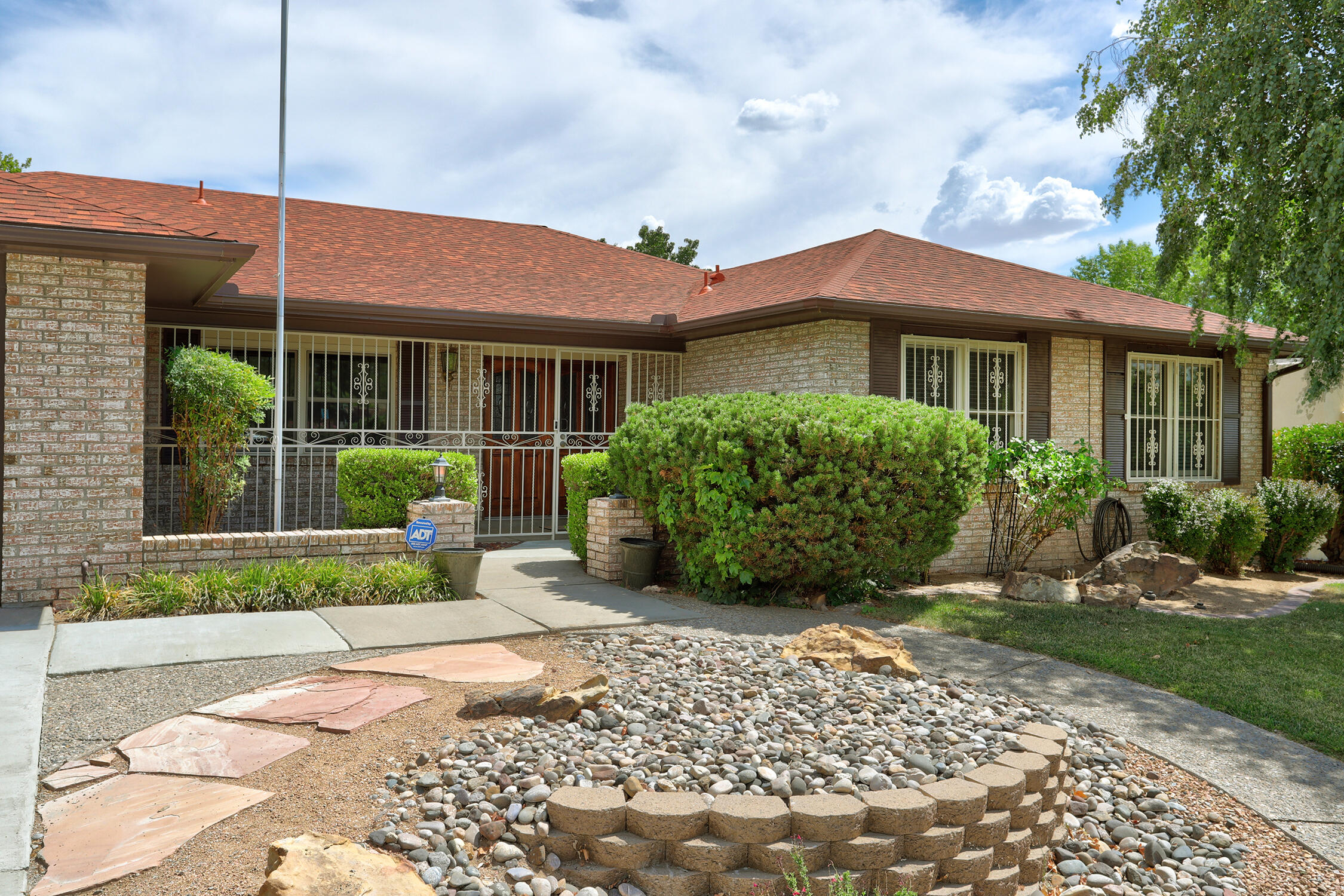 Photo 16 — 8800 Caminito Drive NE