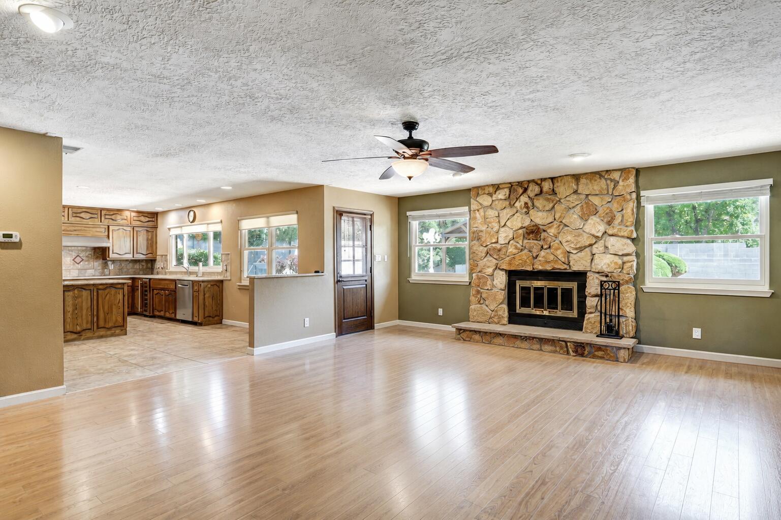 Photo 2 — 8800 Caminito Drive NE
