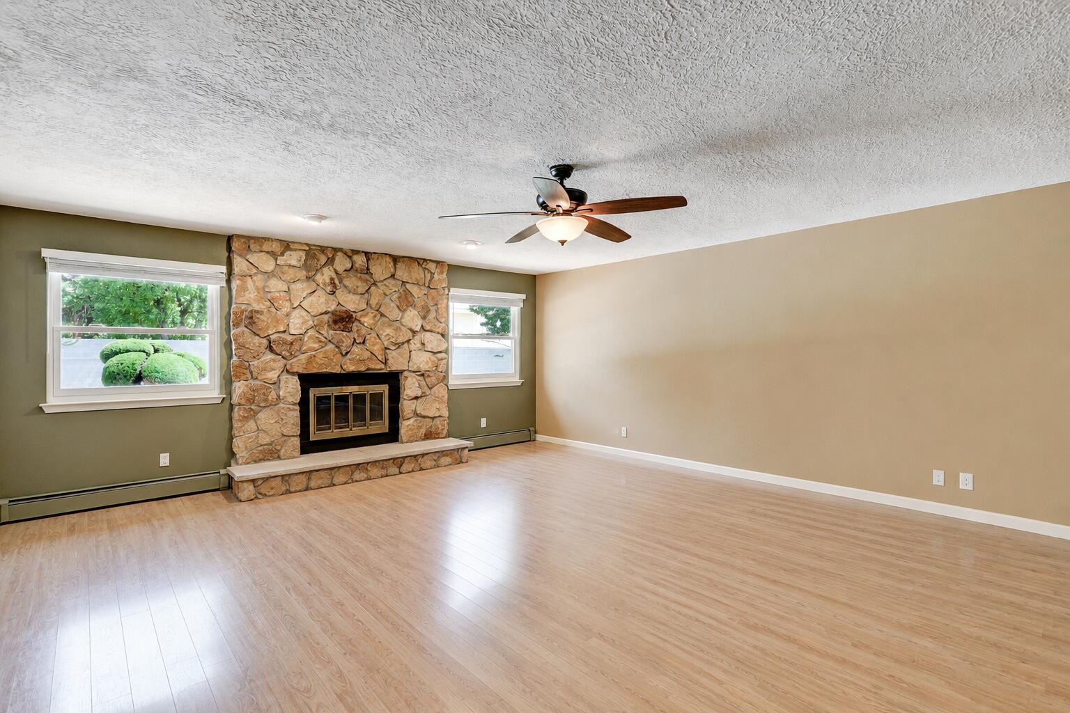 Photo 4 — 8800 Caminito Drive NE