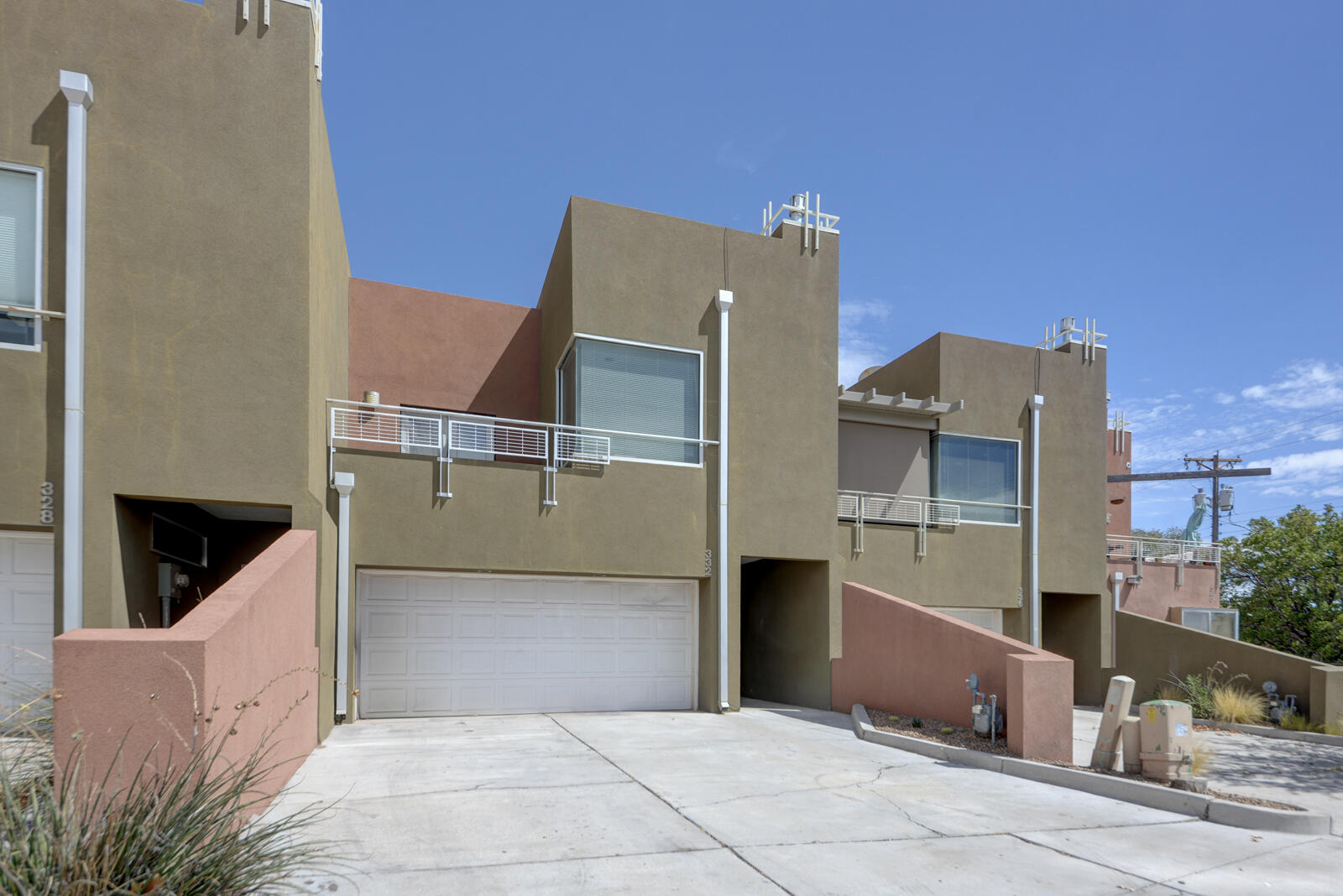 332 Valverde Drive SE, Albuquerque, NM 87108