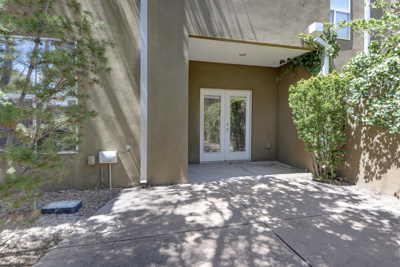 Photo 4 — 332 Valverde Drive SE