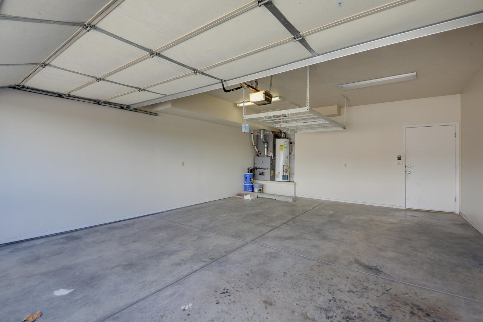Photo 7 — 332 Valverde Drive SE