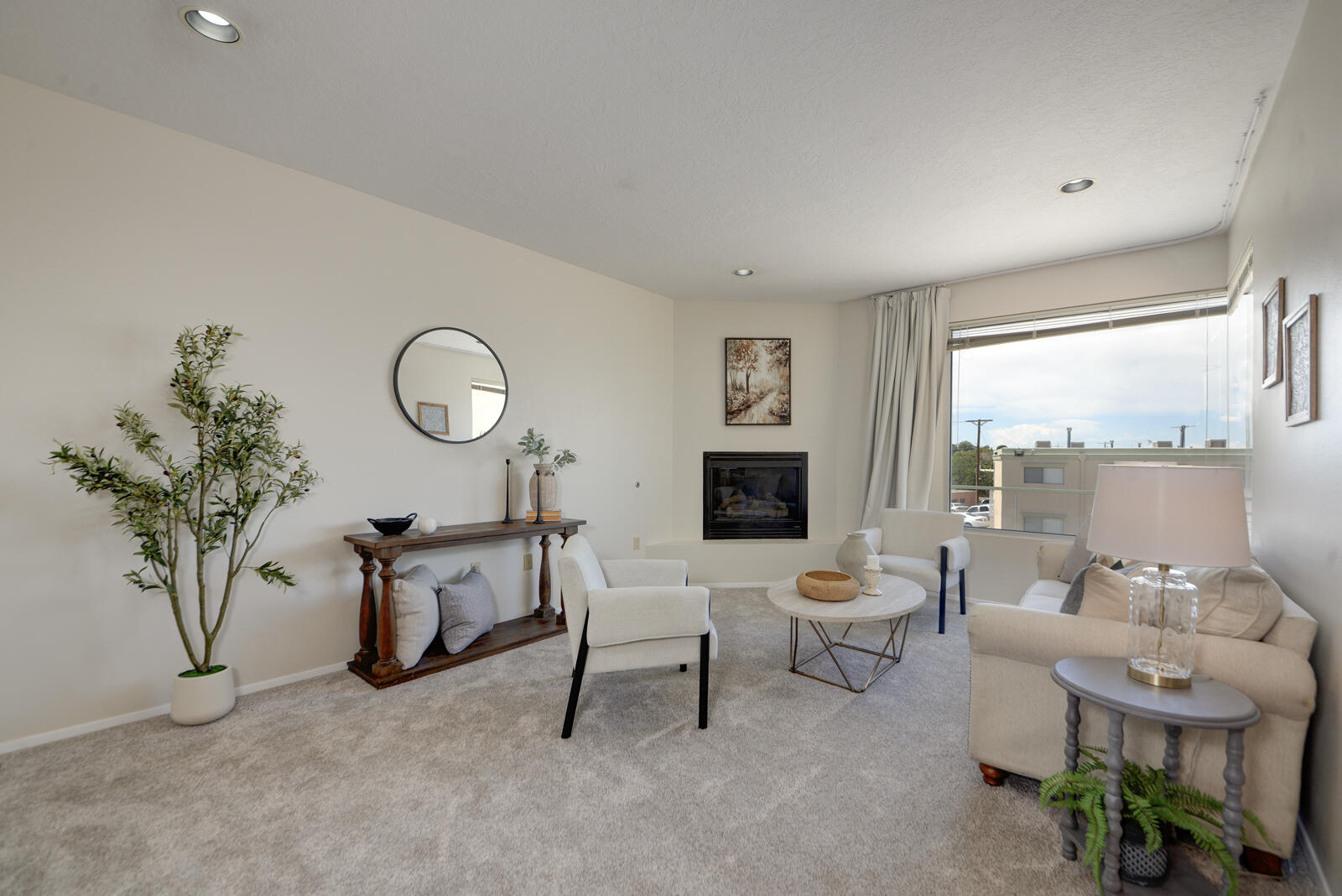 Photo 17 — 332 Valverde Drive SE