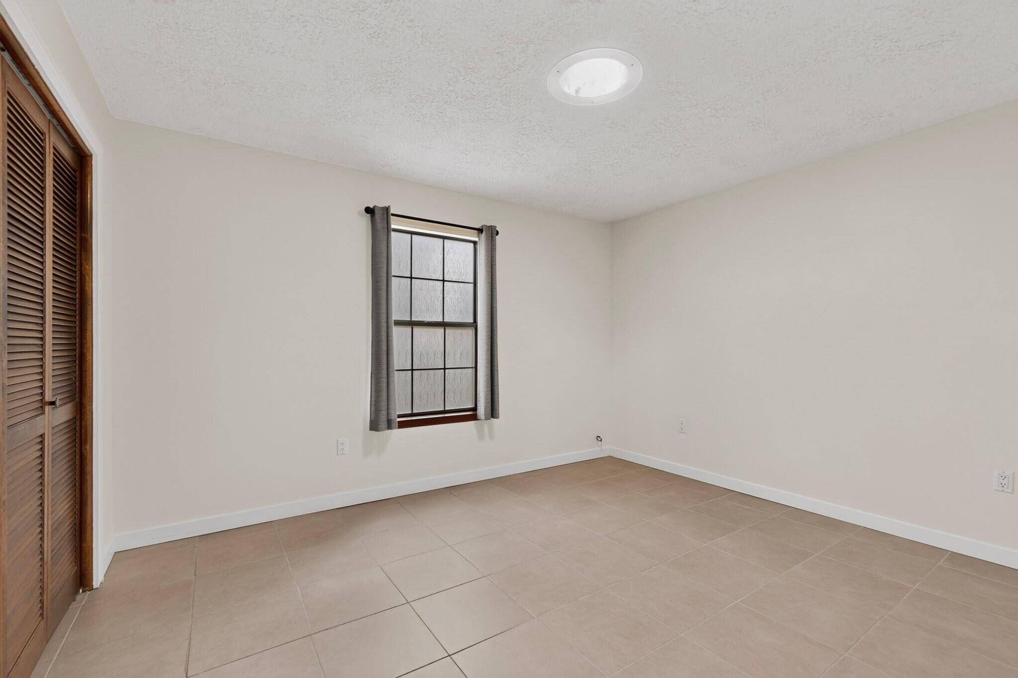 Photo 2 — 9919 Academy Knolls Dr Drive NE