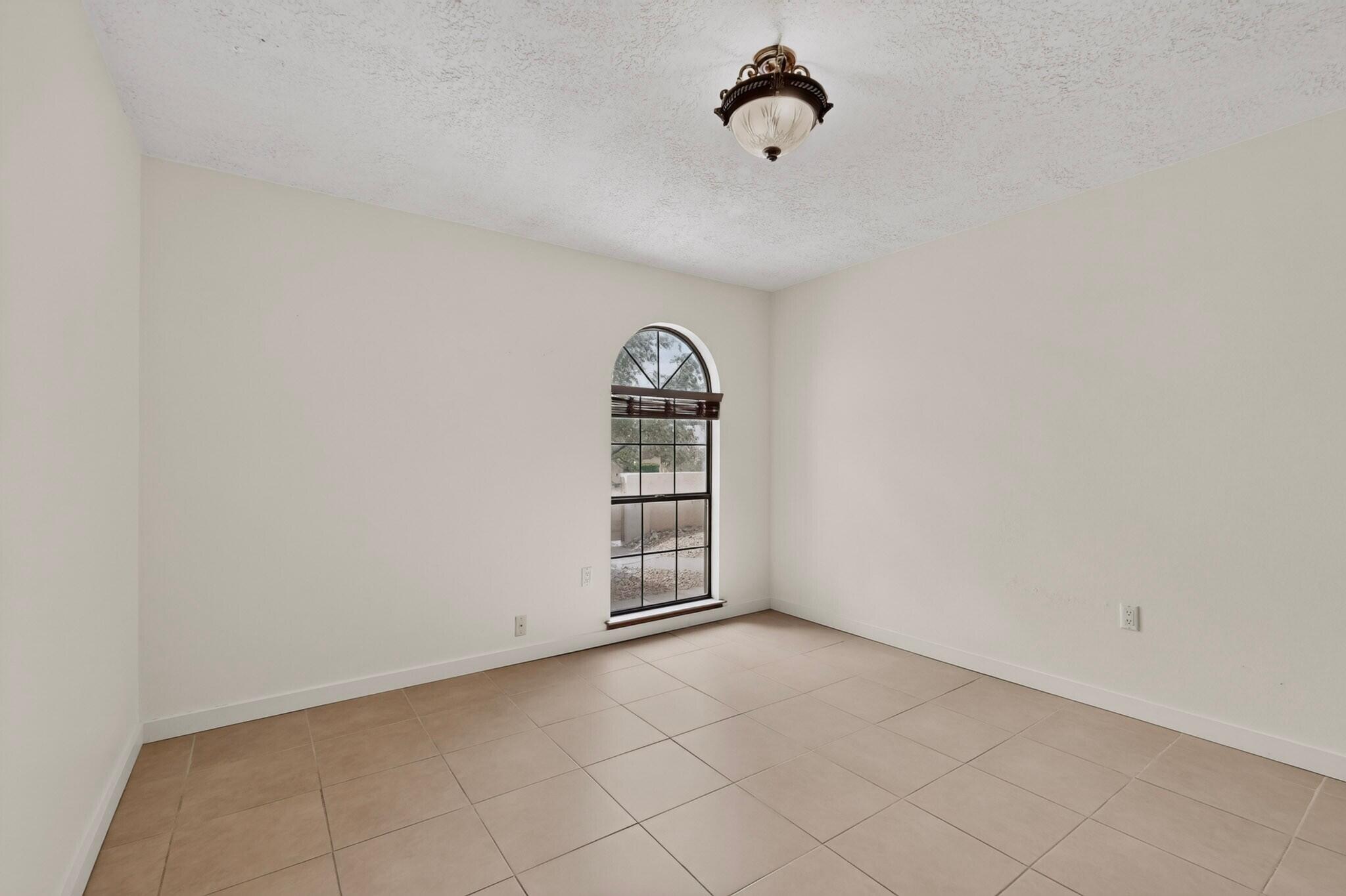 Photo 8 — 9919 Academy Knolls Dr Drive NE