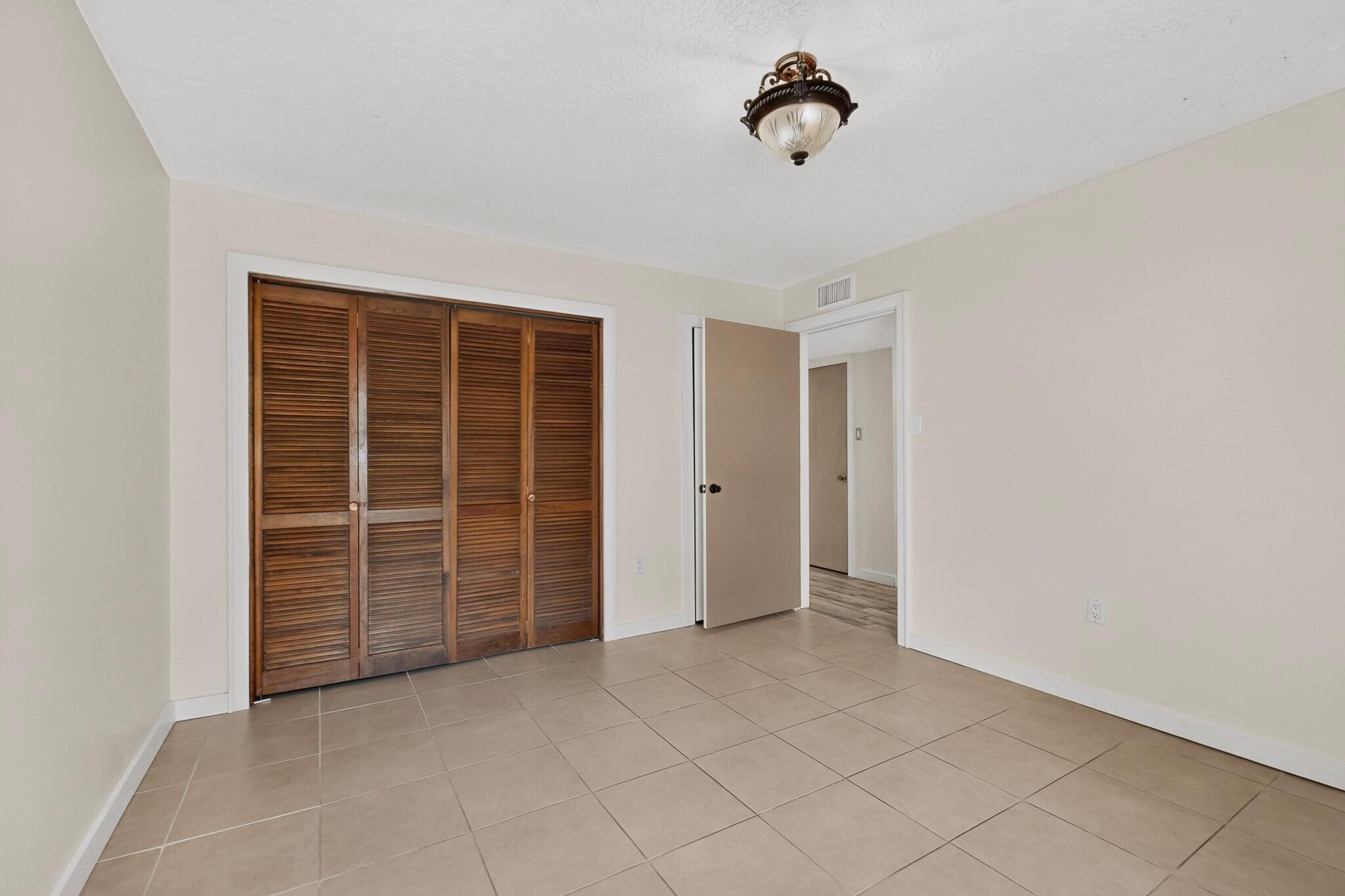 Photo 10 — 9919 Academy Knolls Dr Drive NE