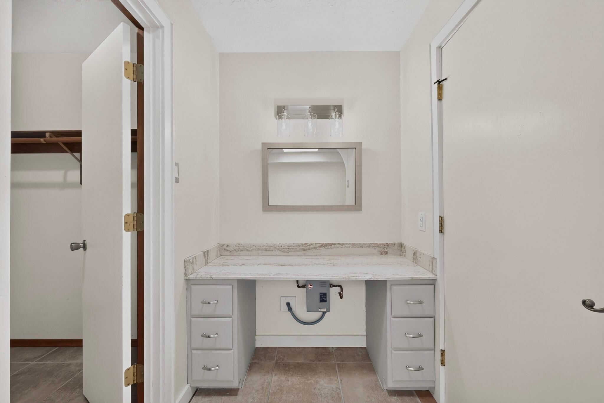 Photo 11 — 9919 Academy Knolls Dr Drive NE