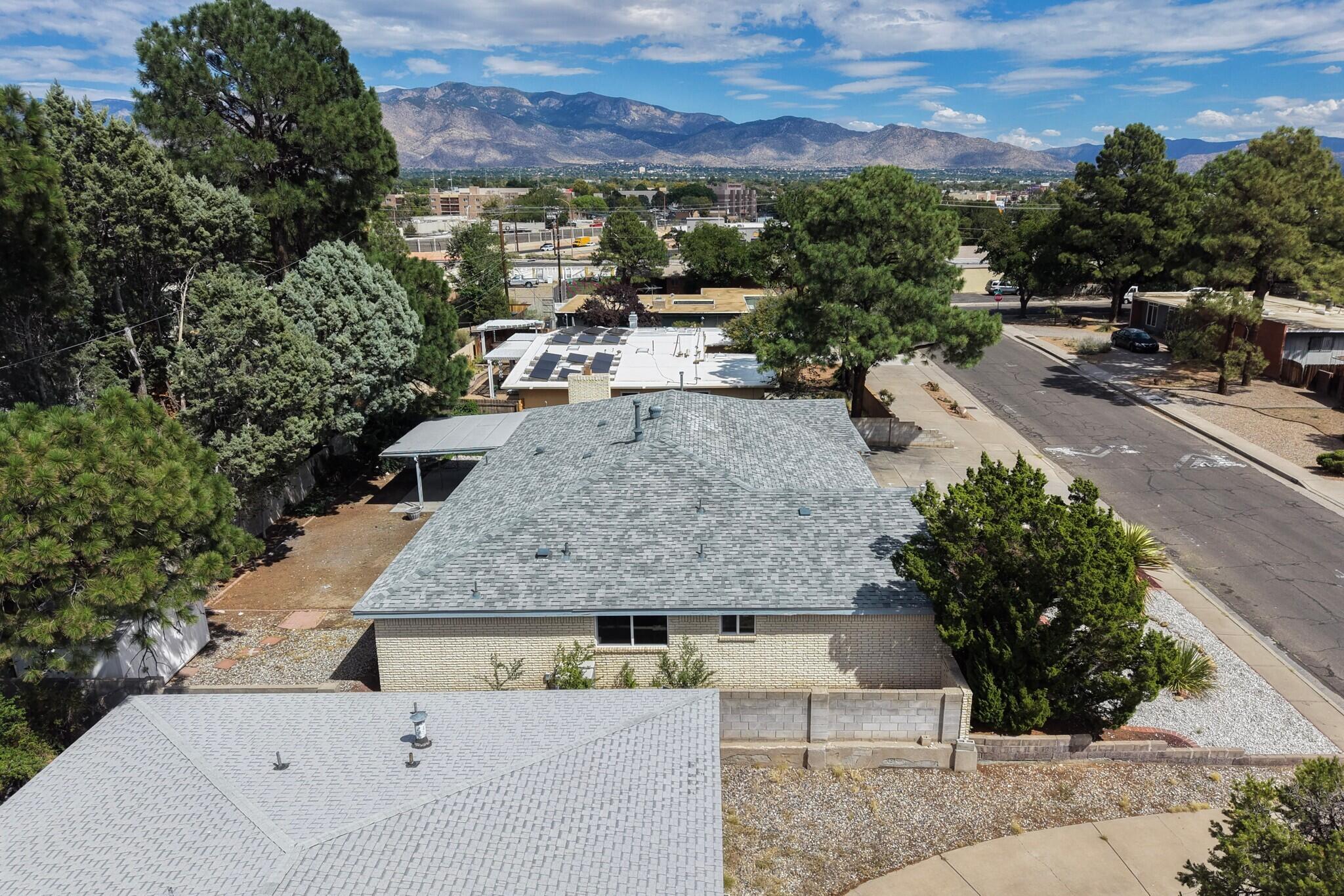 Photo 5 — 7709 Summer Avenue NE
