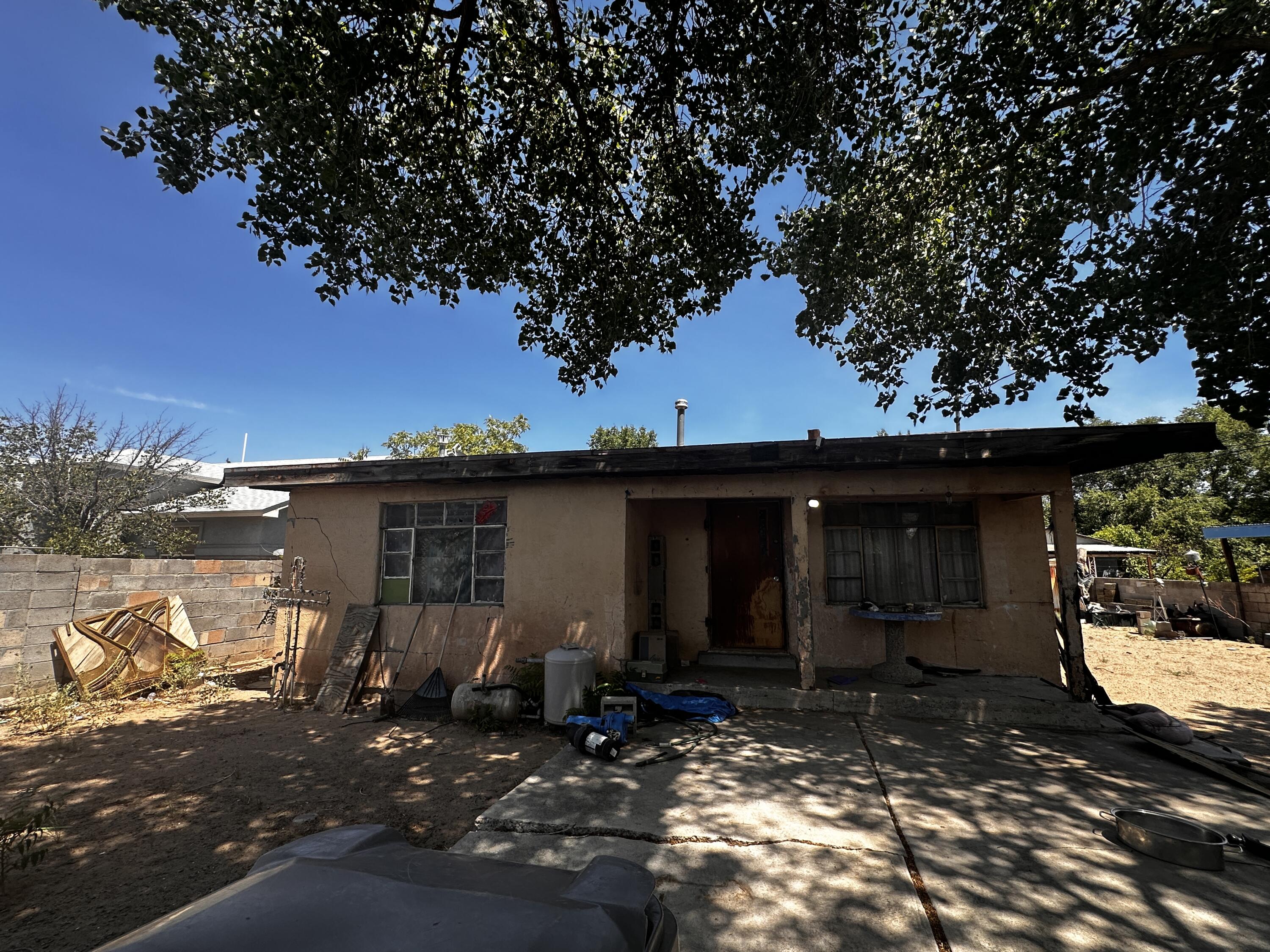 2804 Justo Road SW, Albuquerque, NM 87105
