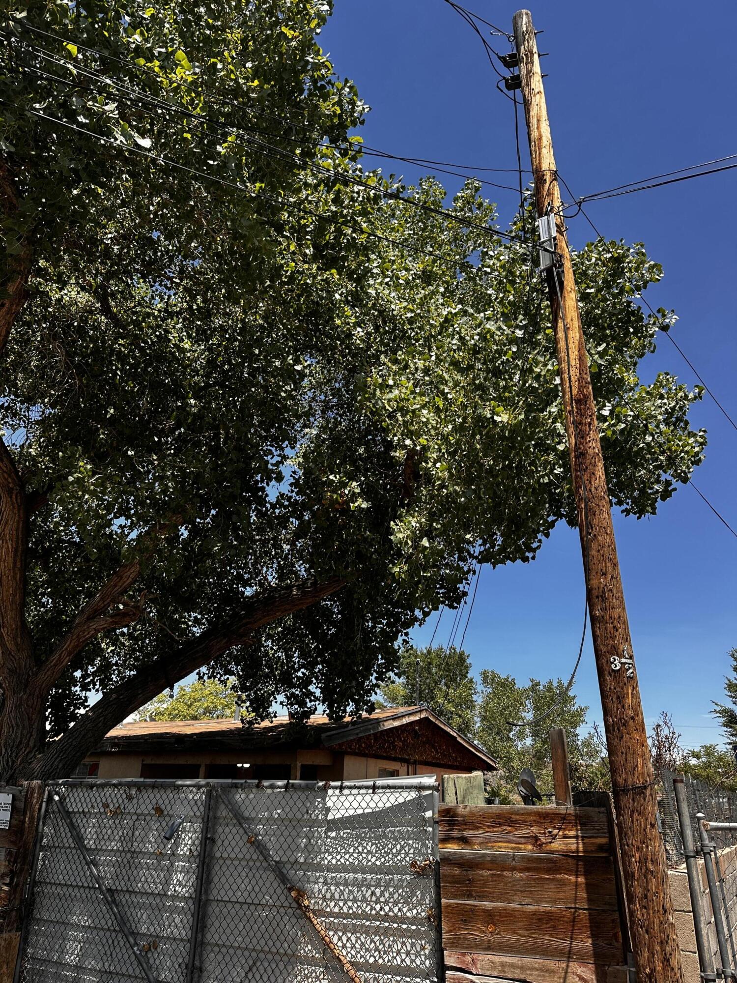 Photo 2 — 2804 Justo Road SW