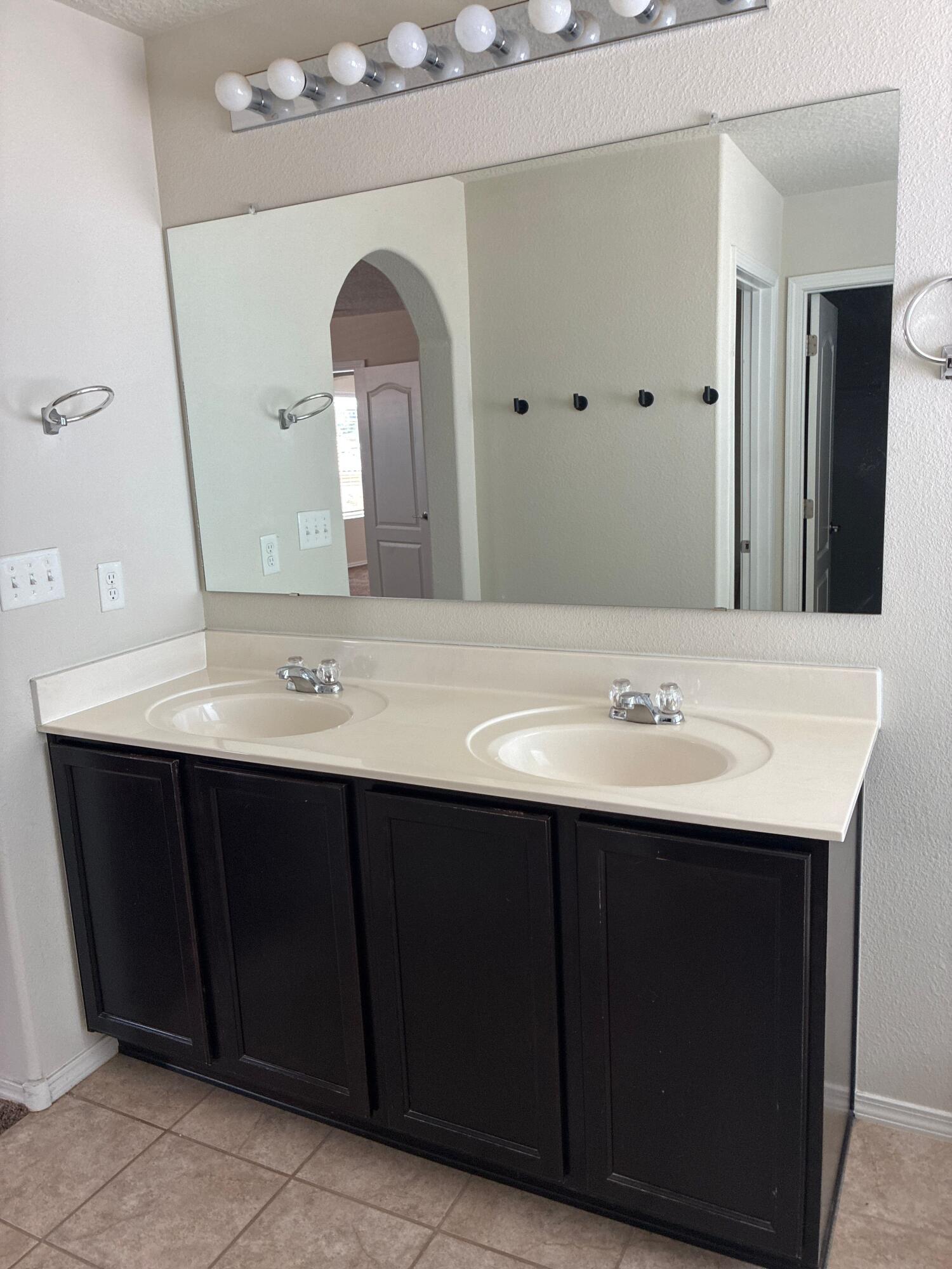 Photo 5 — 2217 Violeta Circle SE