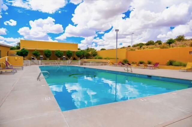 Photo 4 — 6132 Rooster Point NE