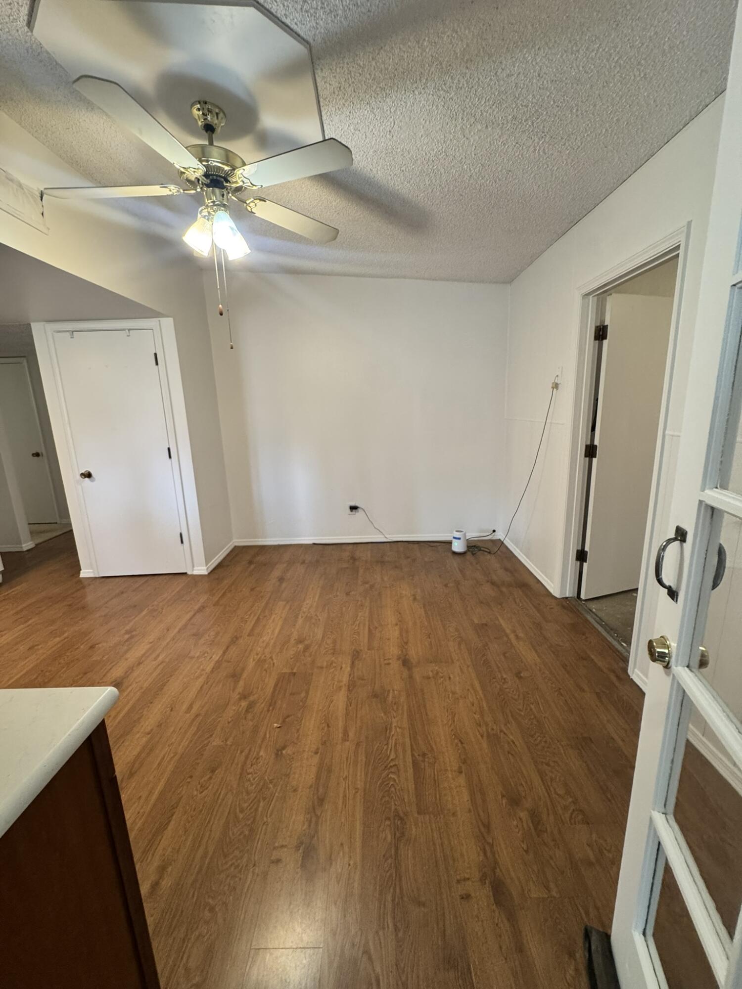 Photo 20 — 6021 Lejano Avenue NE
