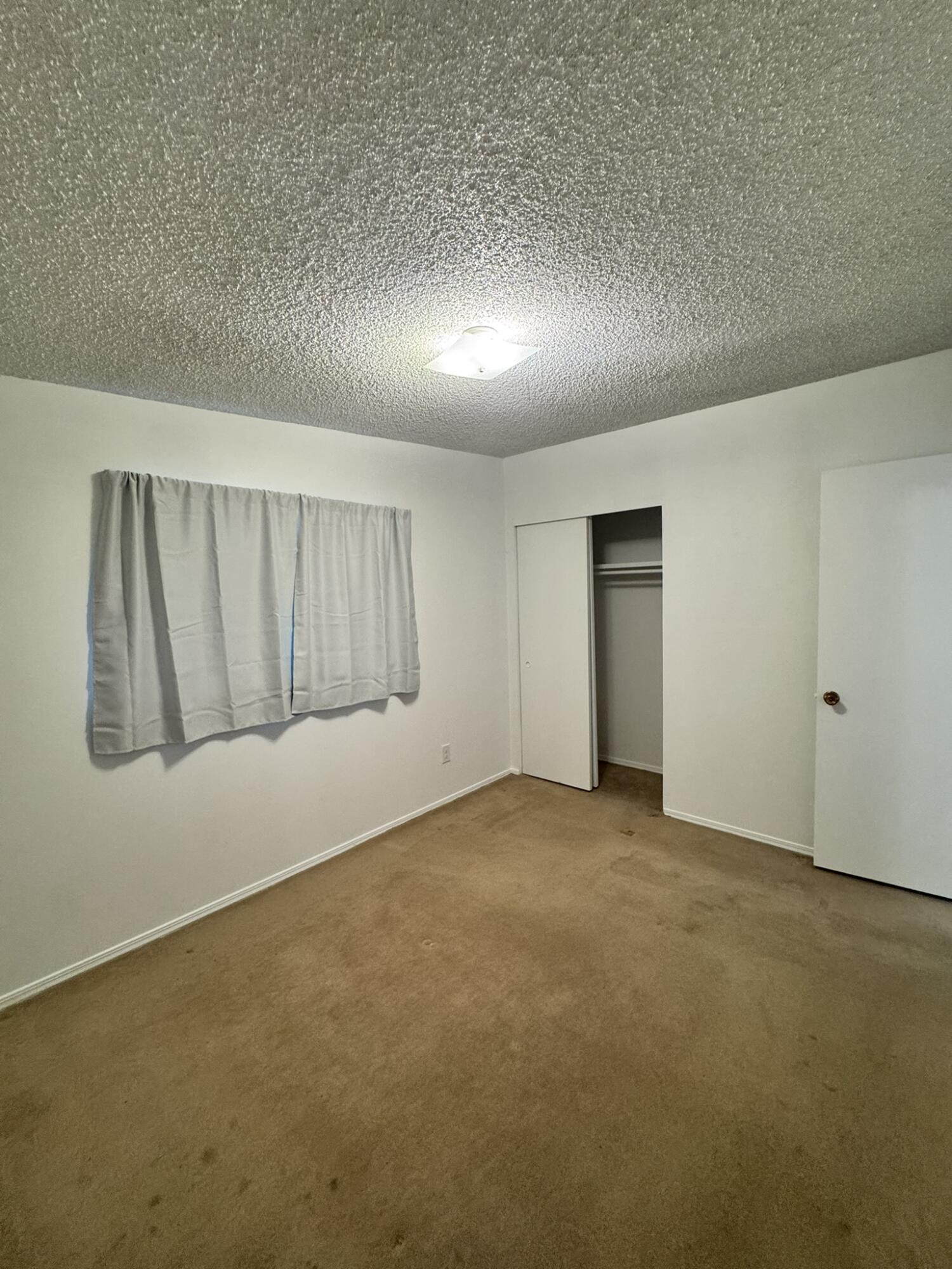 Photo 10 — 6021 Lejano Avenue NE