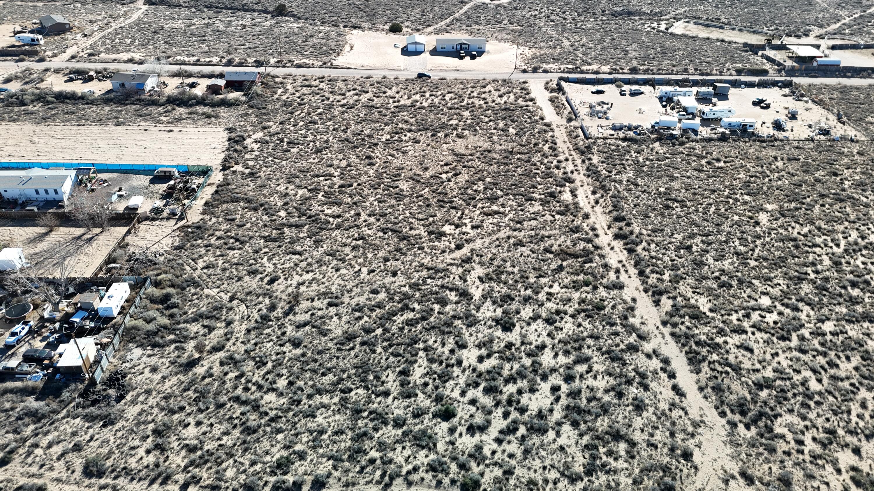 Photo 6 —  8th (RRE U8 B9 L107) Avenue SW