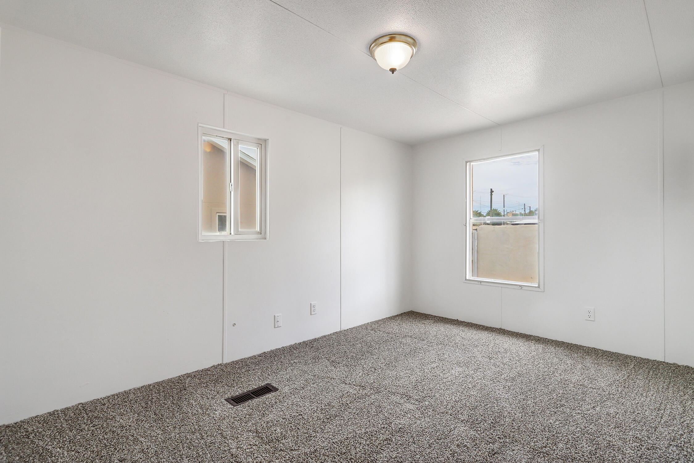 Photo 16 — 2620 Lucero Road SW