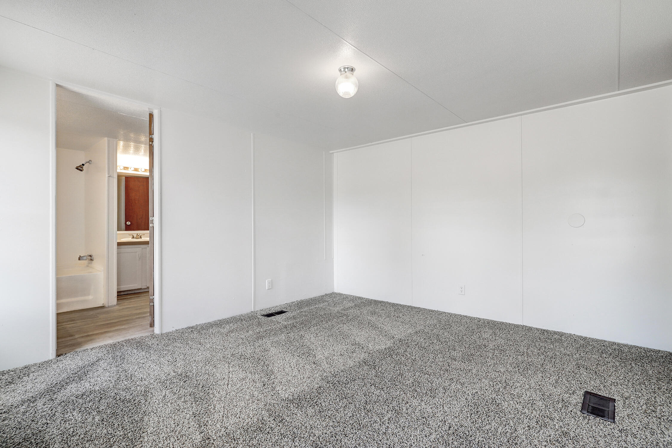 Photo 11 — 2620 Lucero Road SW