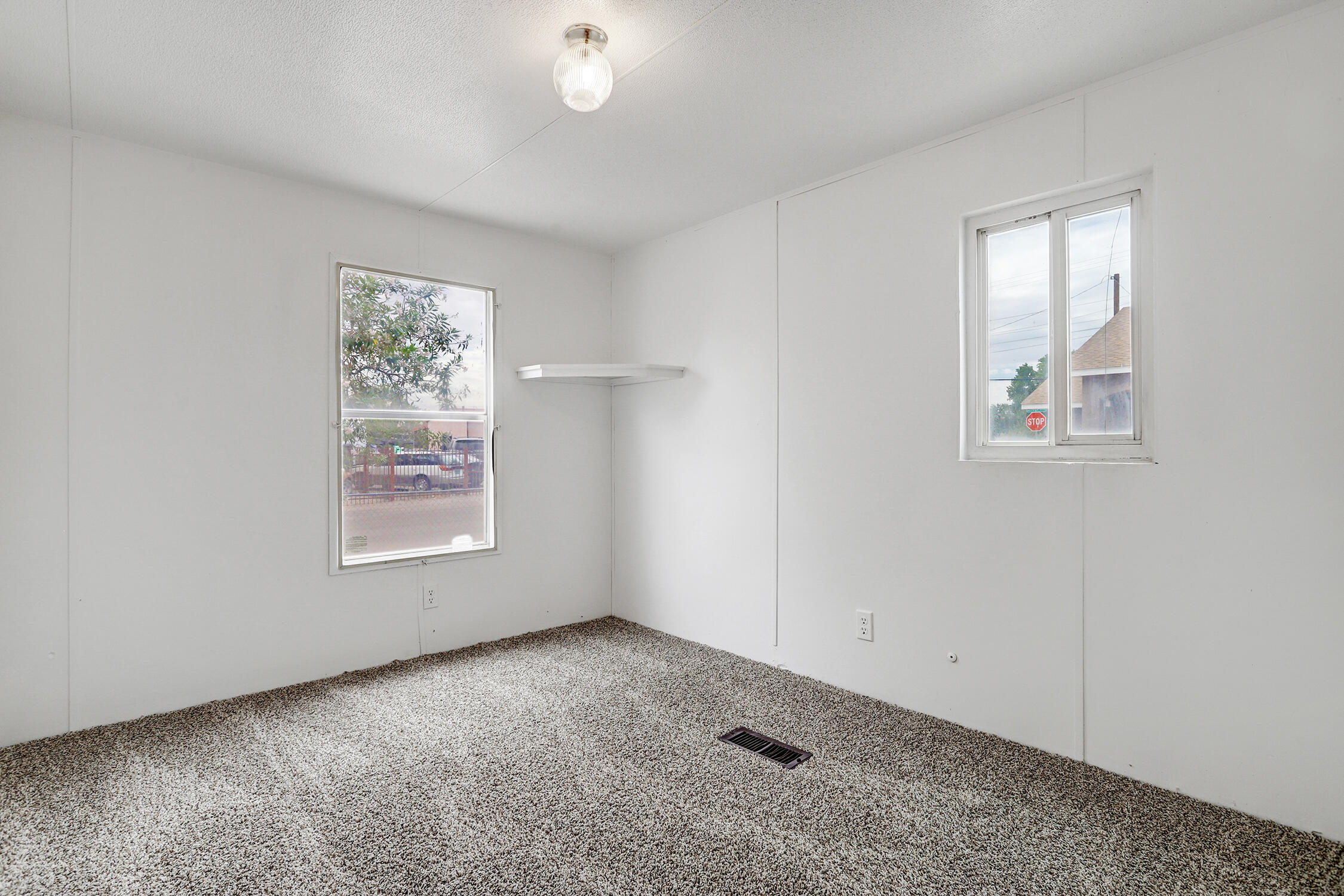 Photo 19 — 2620 Lucero Road SW