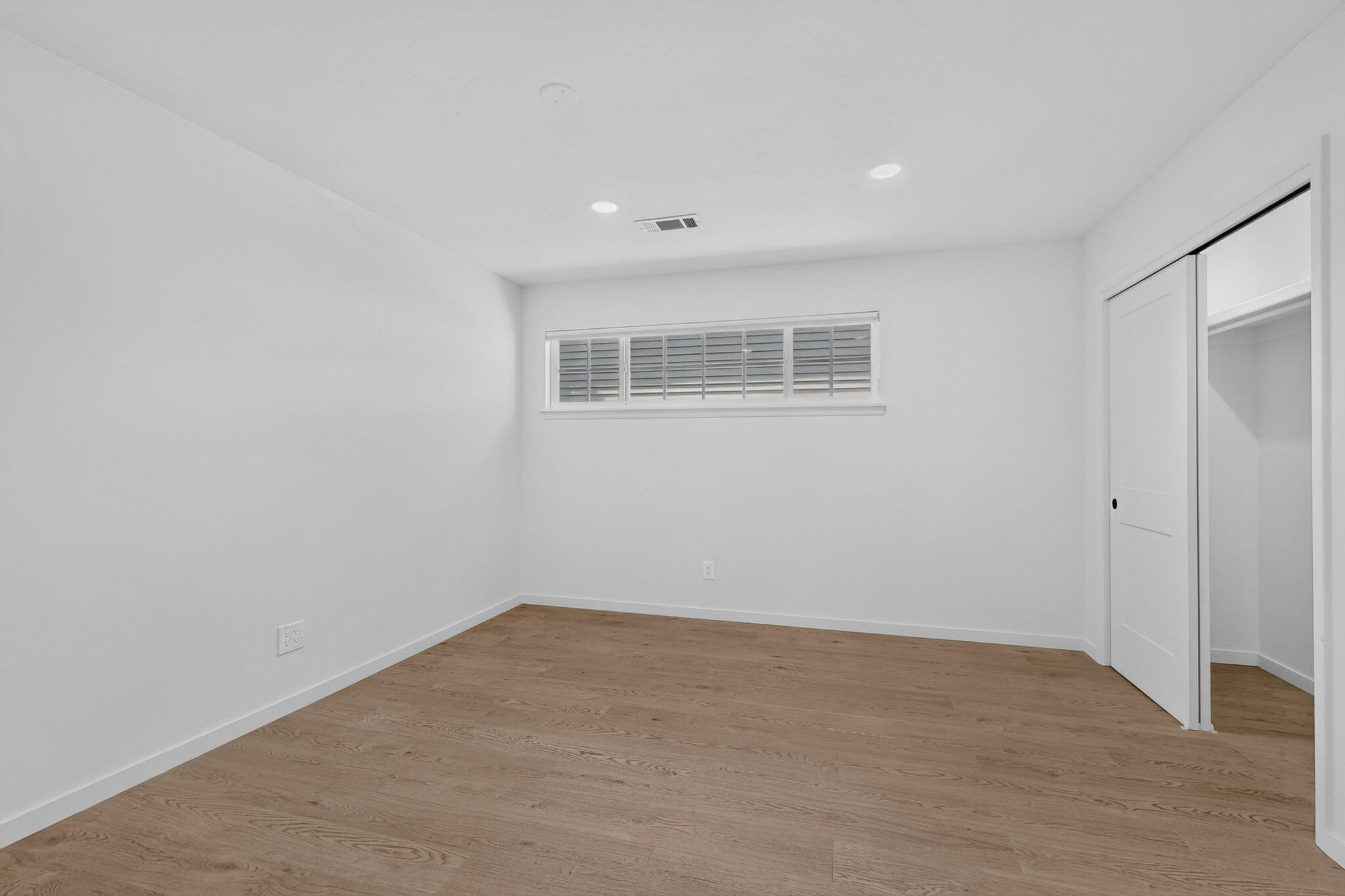 Photo 18 — 8005 Pickard Avenue NE