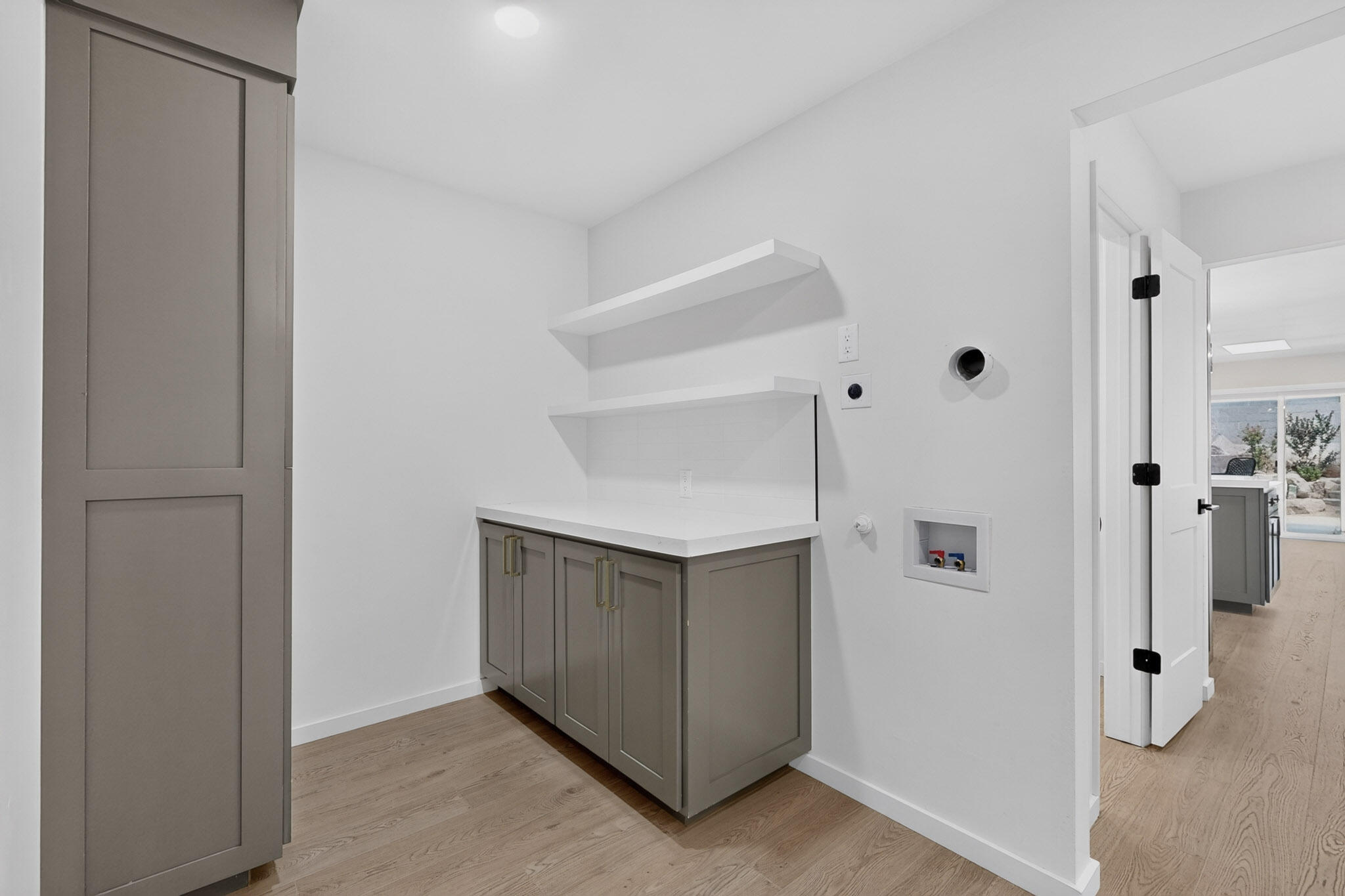 Photo 14 — 8005 Pickard Avenue NE