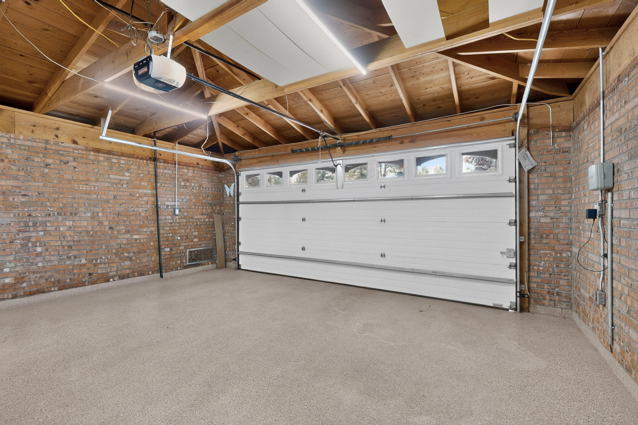 Photo 13 — 8005 Pickard Avenue NE