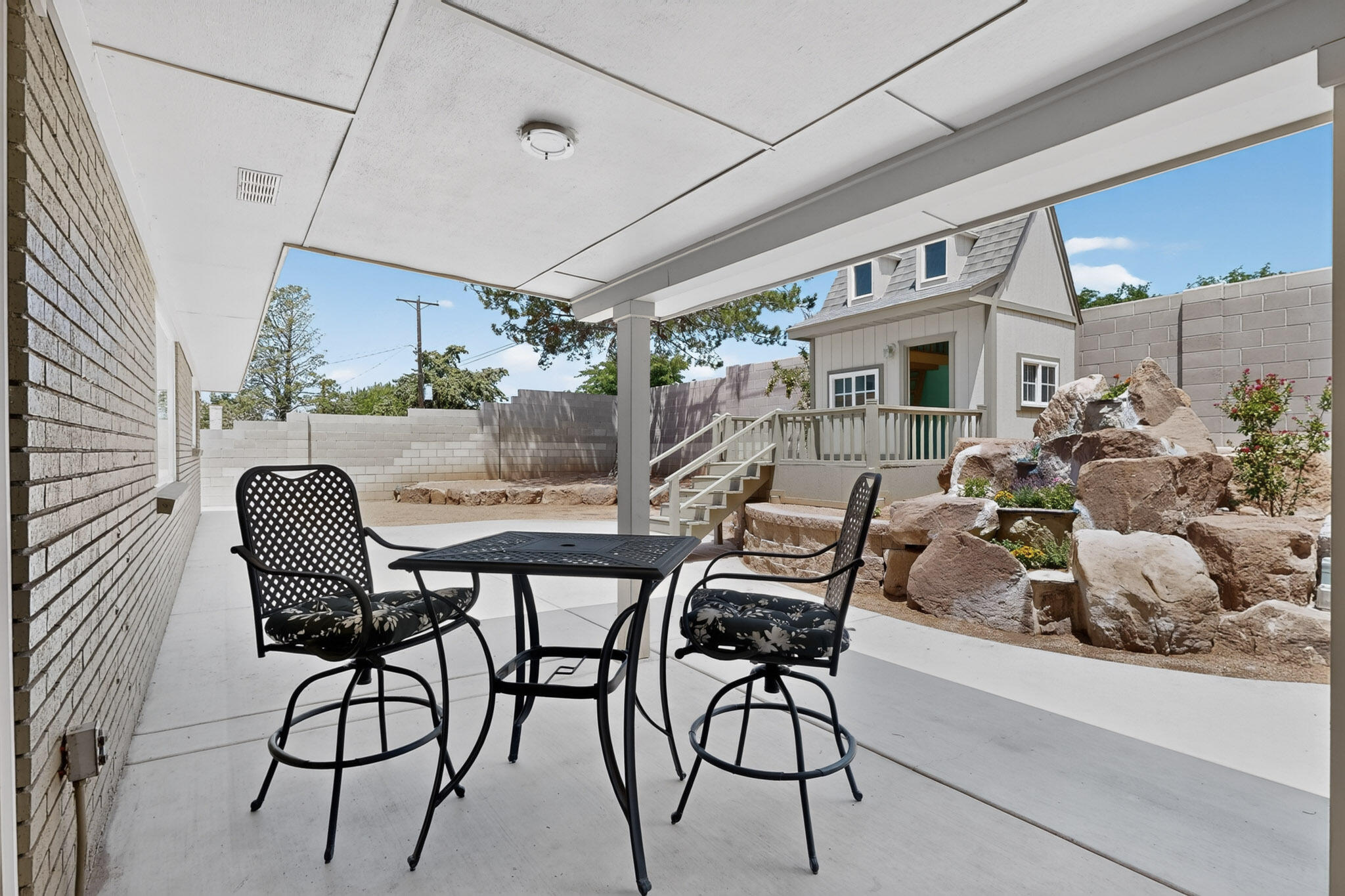 Photo 10 — 8005 Pickard Avenue NE