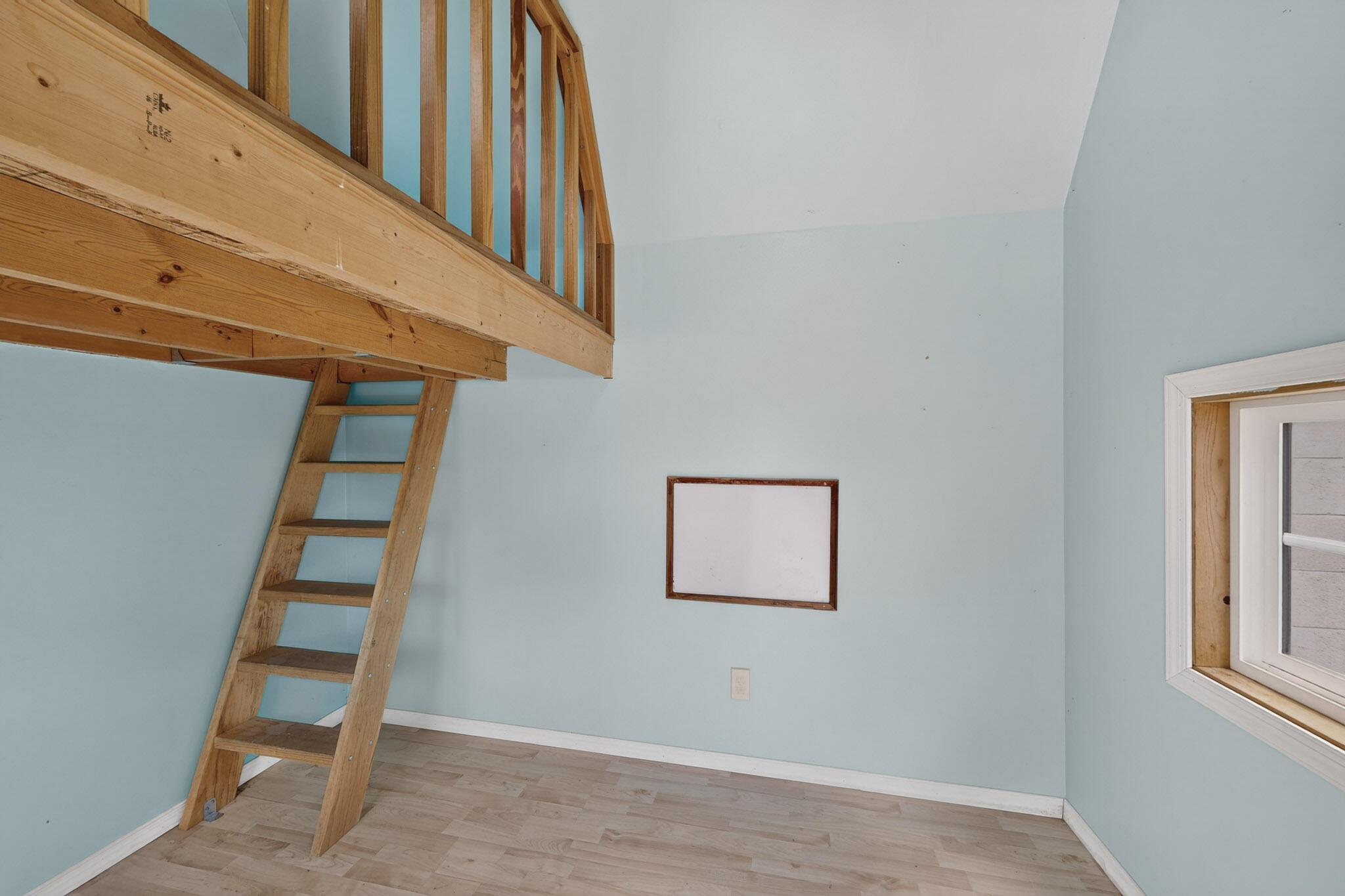 Photo 5 — 8005 Pickard Avenue NE