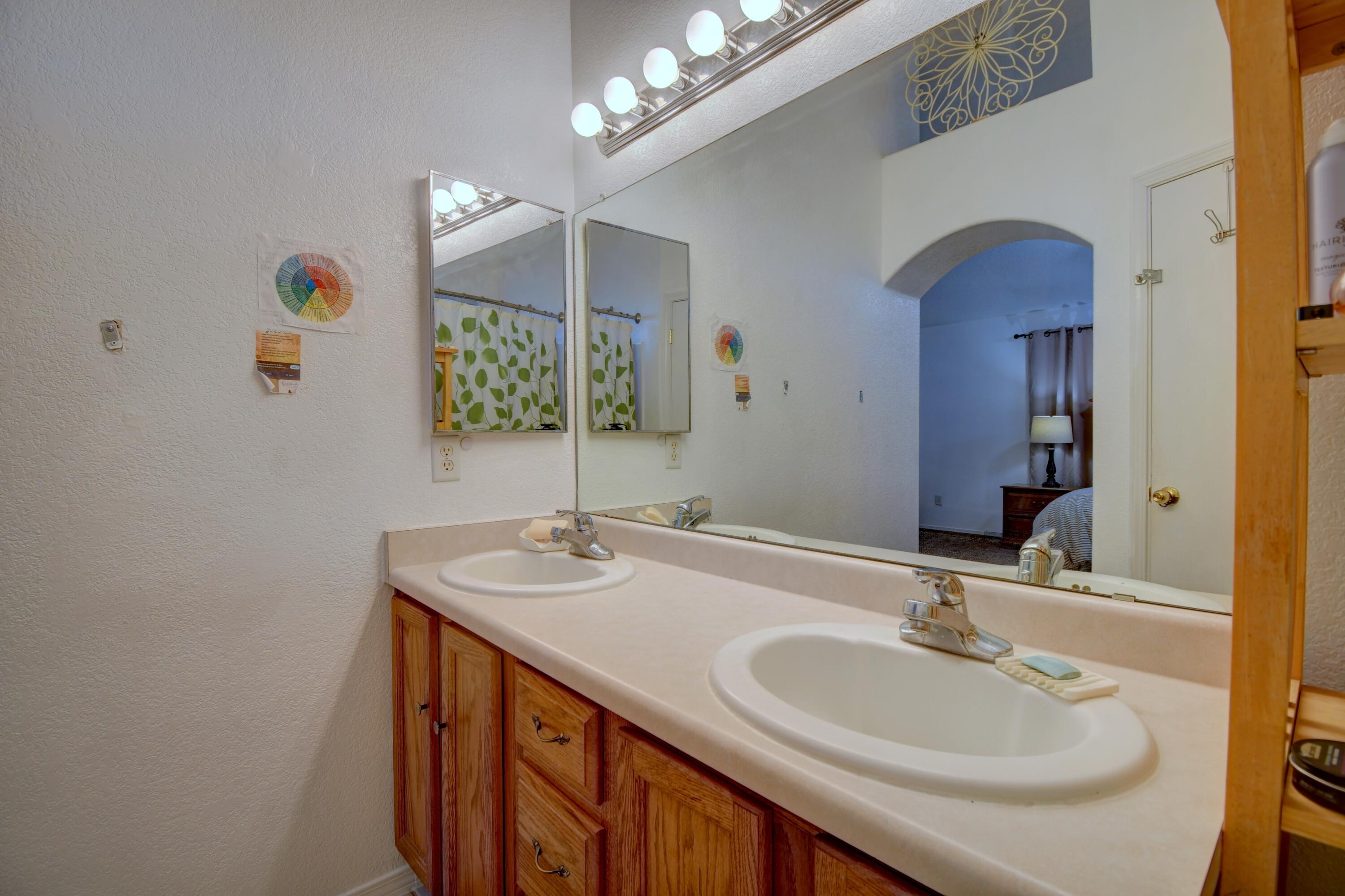 Photo 10 — 4765 Jessica Drive NE