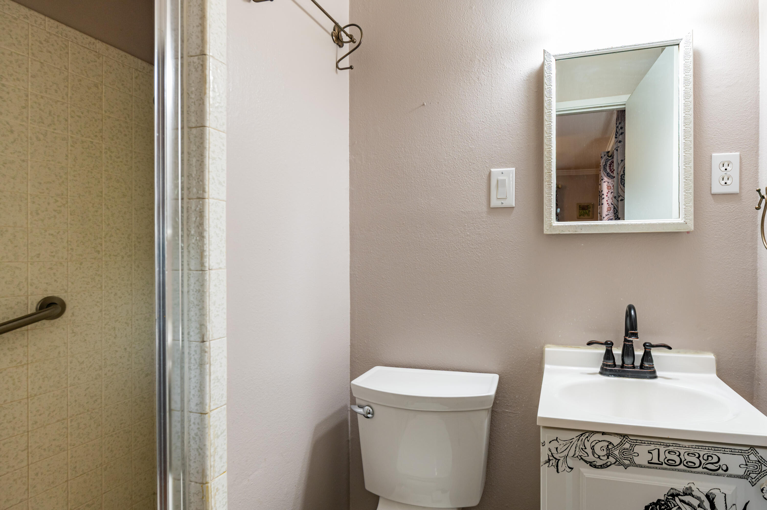 Photo 2 — 5604 Arvilla Avenue NE