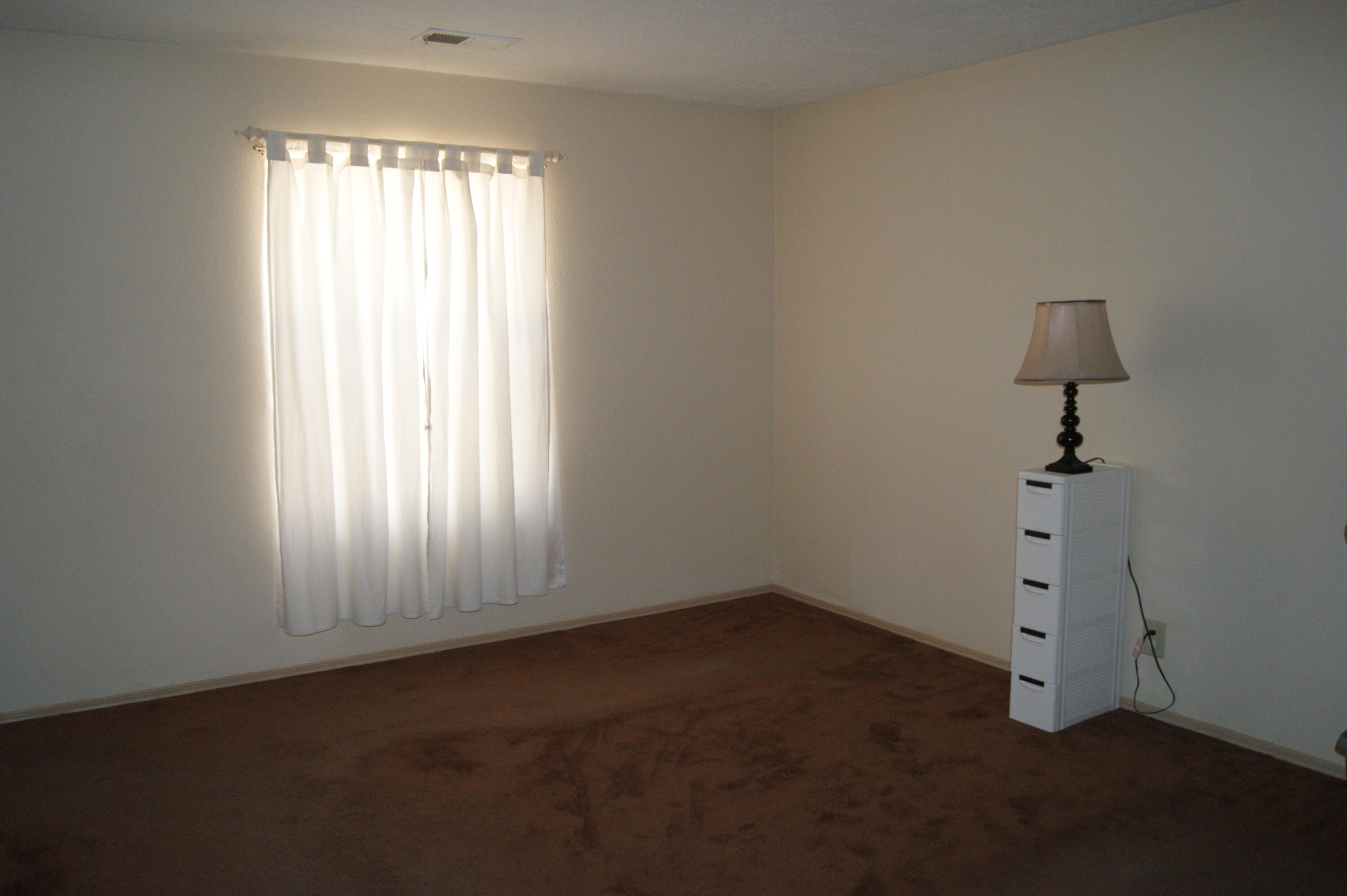 Photo 7 — 1652 Domain Loop SE