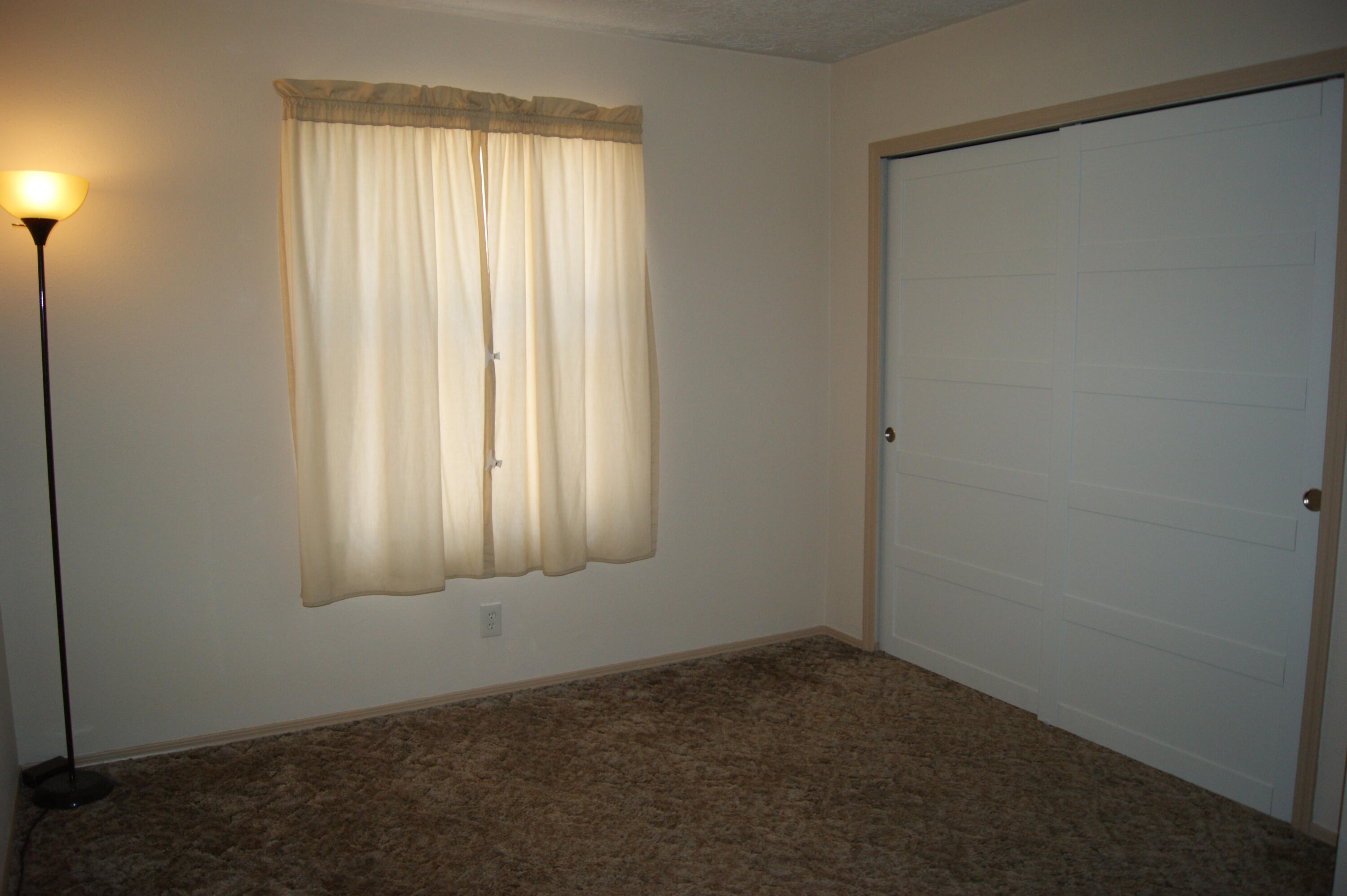Photo 8 — 1652 Domain Loop SE