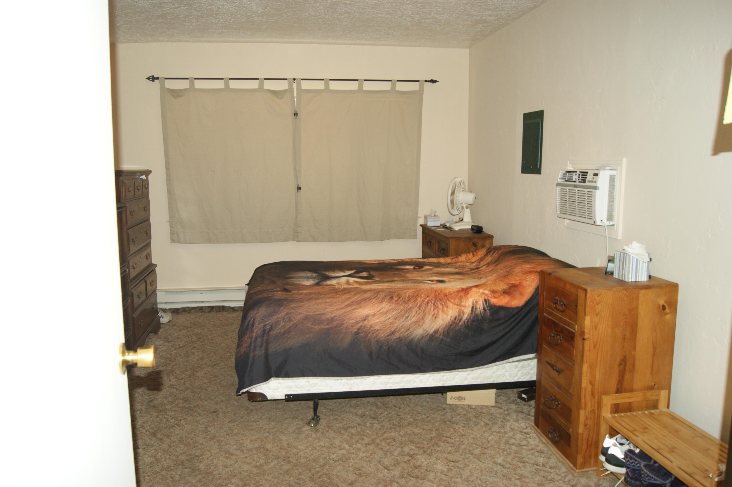 Photo 10 — 1652 Domain Loop SE