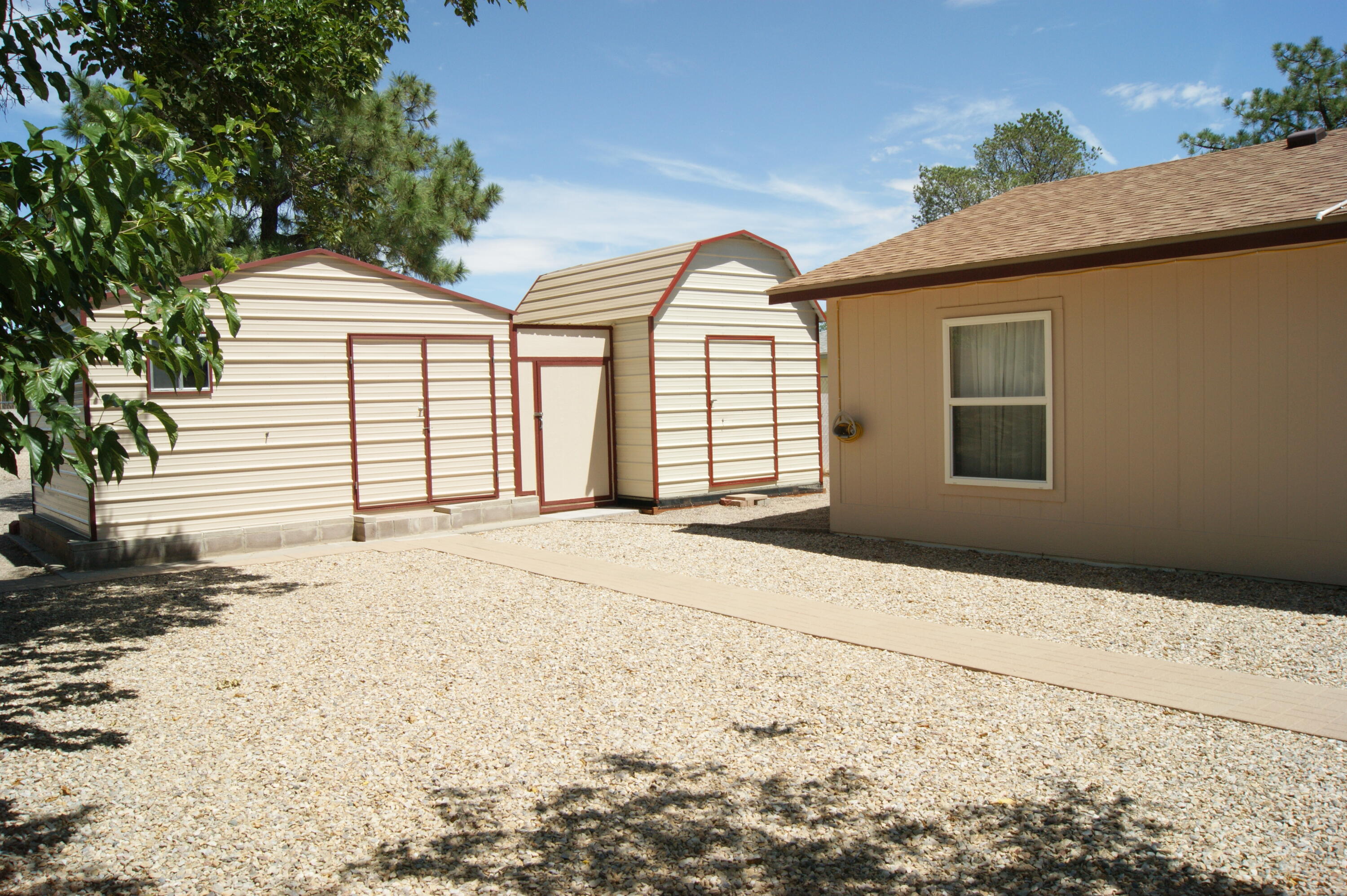 Photo 12 — 1652 Domain Loop SE