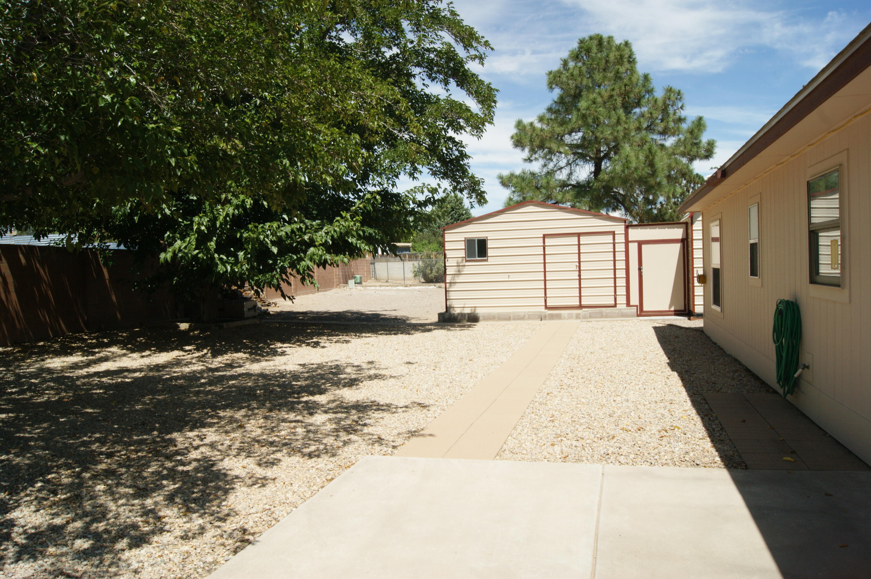 Photo 16 — 1652 Domain Loop SE