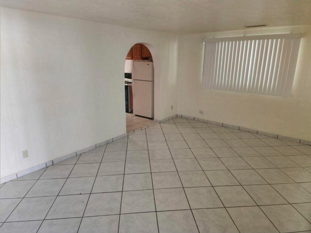 Photo 2 — 2917 Sierra Drive NE