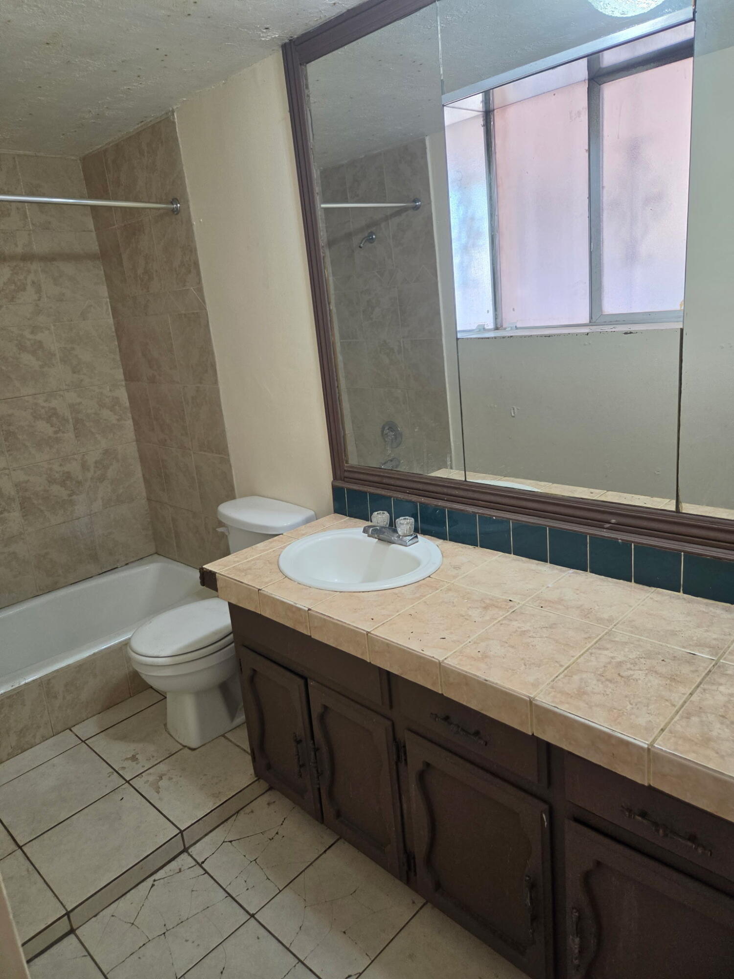 Photo 5 — 2917 Sierra Drive NE