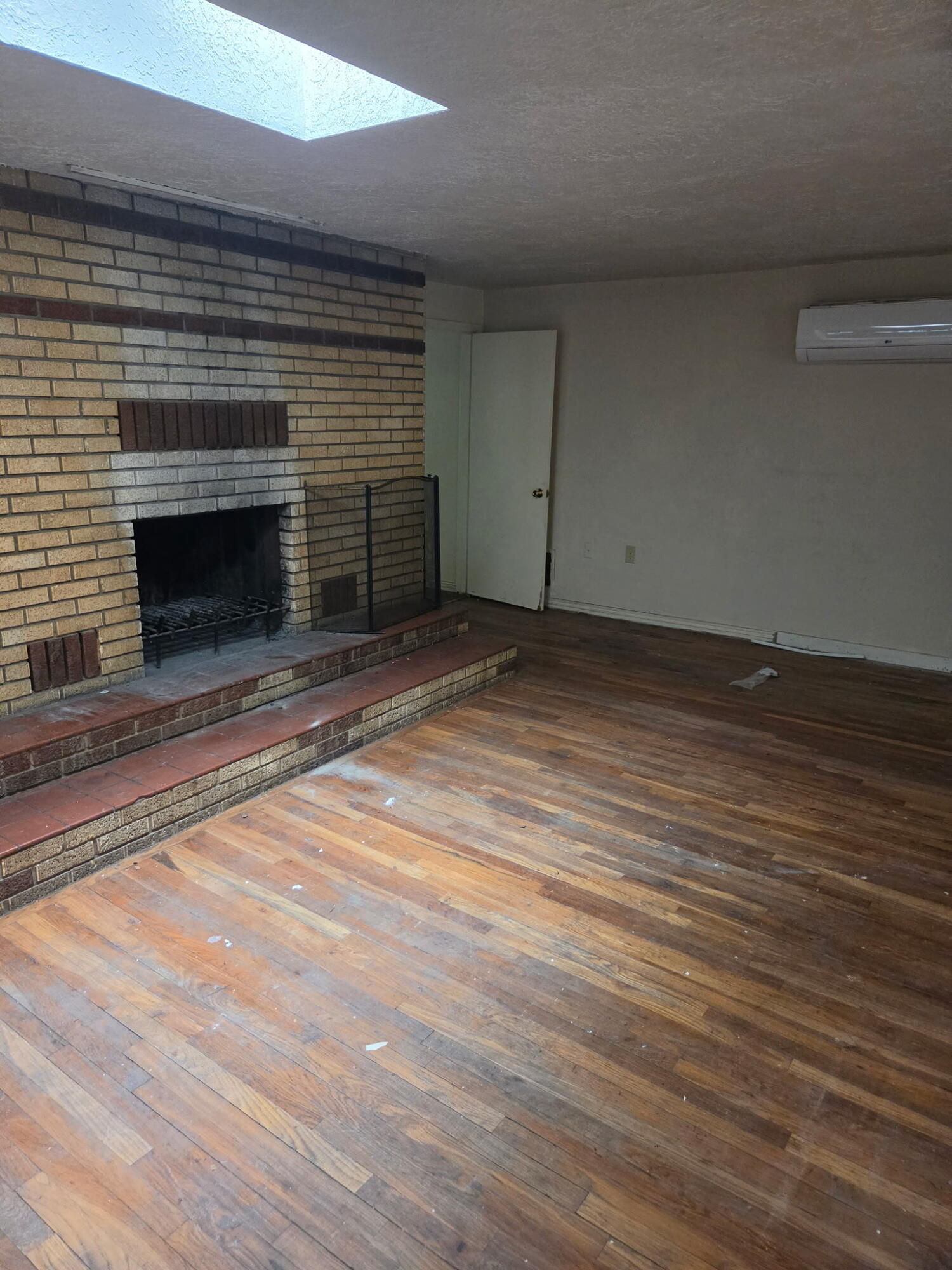 Photo 6 — 2917 Sierra Drive NE